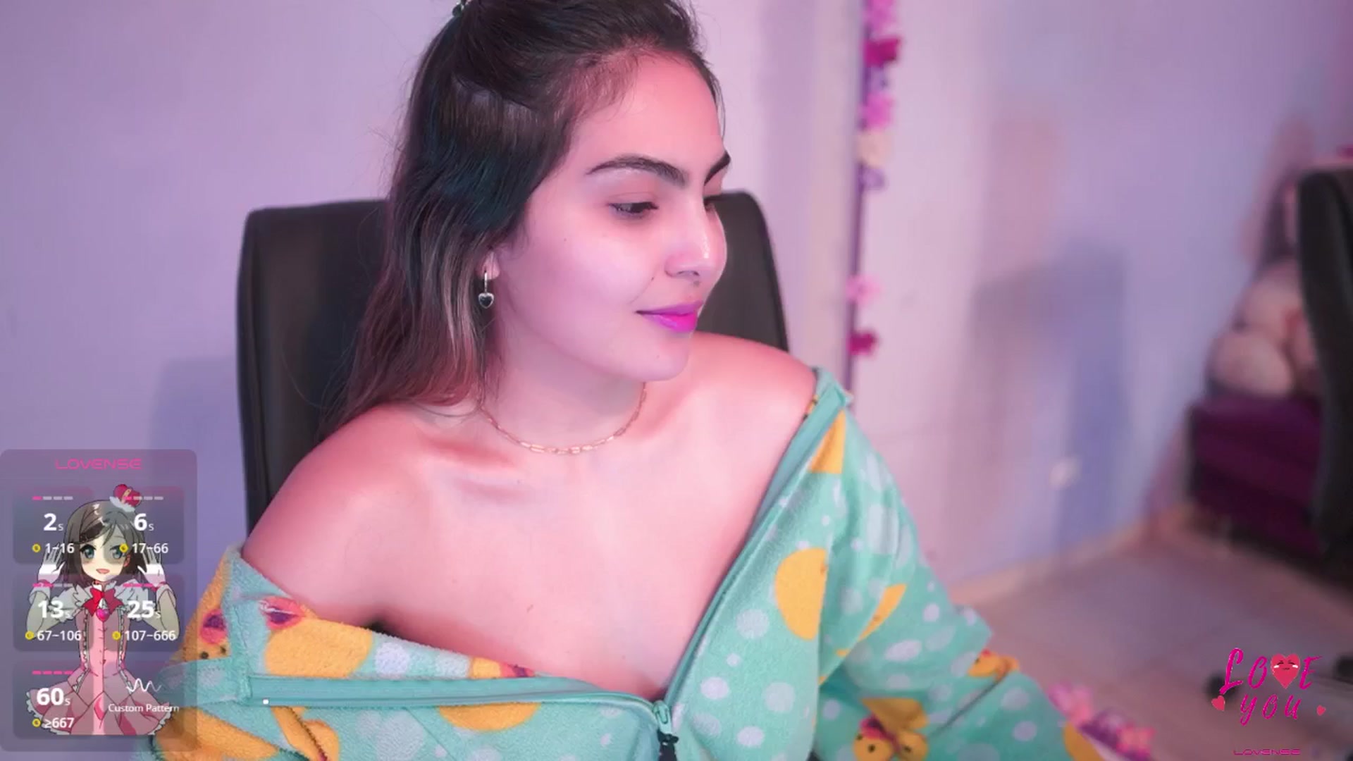 Gallery image thumbnail from CARMENVILLA1's myfreecams stream on, 07/01/2025, 05:56 image 11 of 20