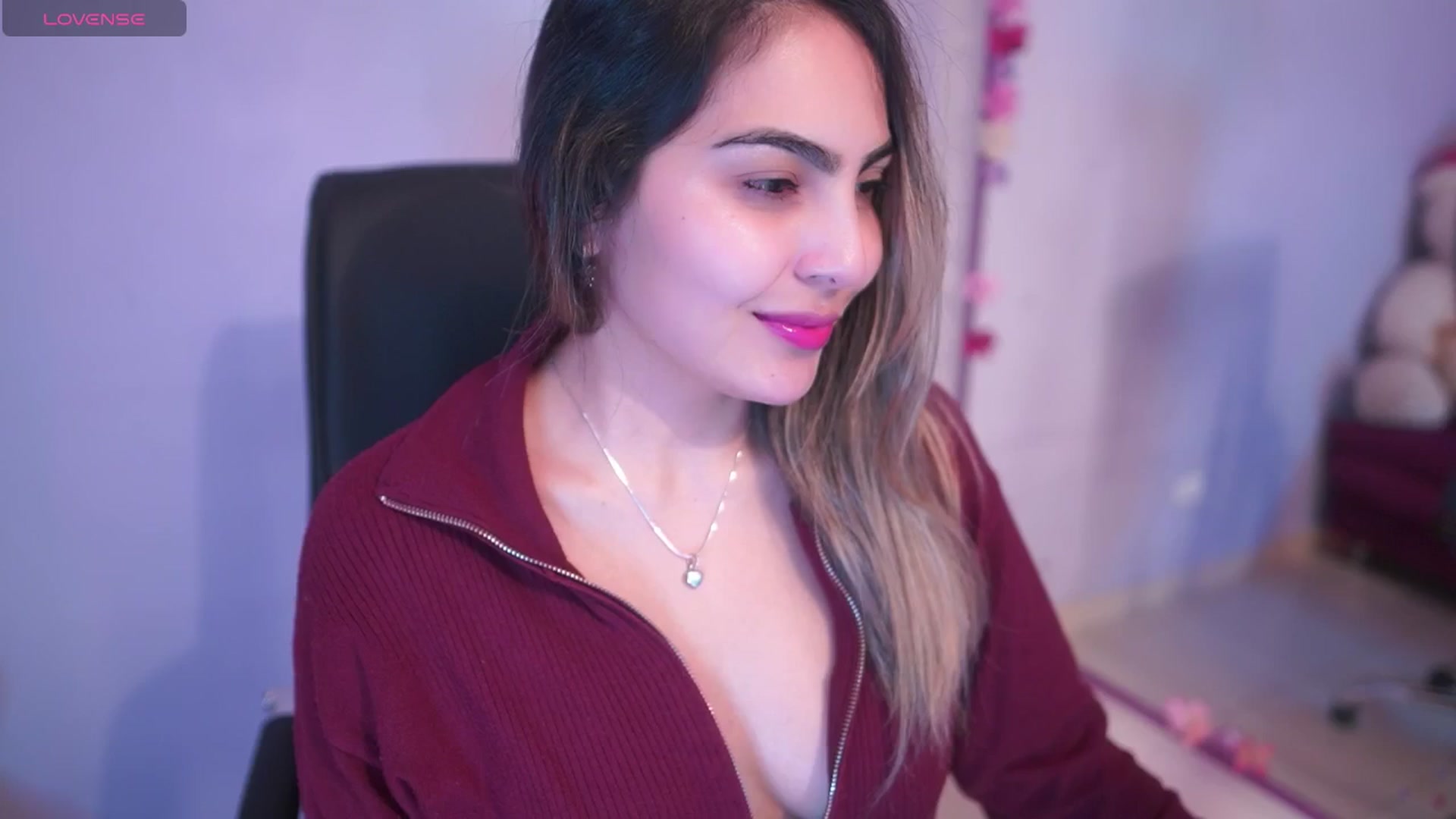Gallery image thumbnail from CARMENVILLA1's myfreecams stream on, 07/16/2025, 05:43 image 4 of 20