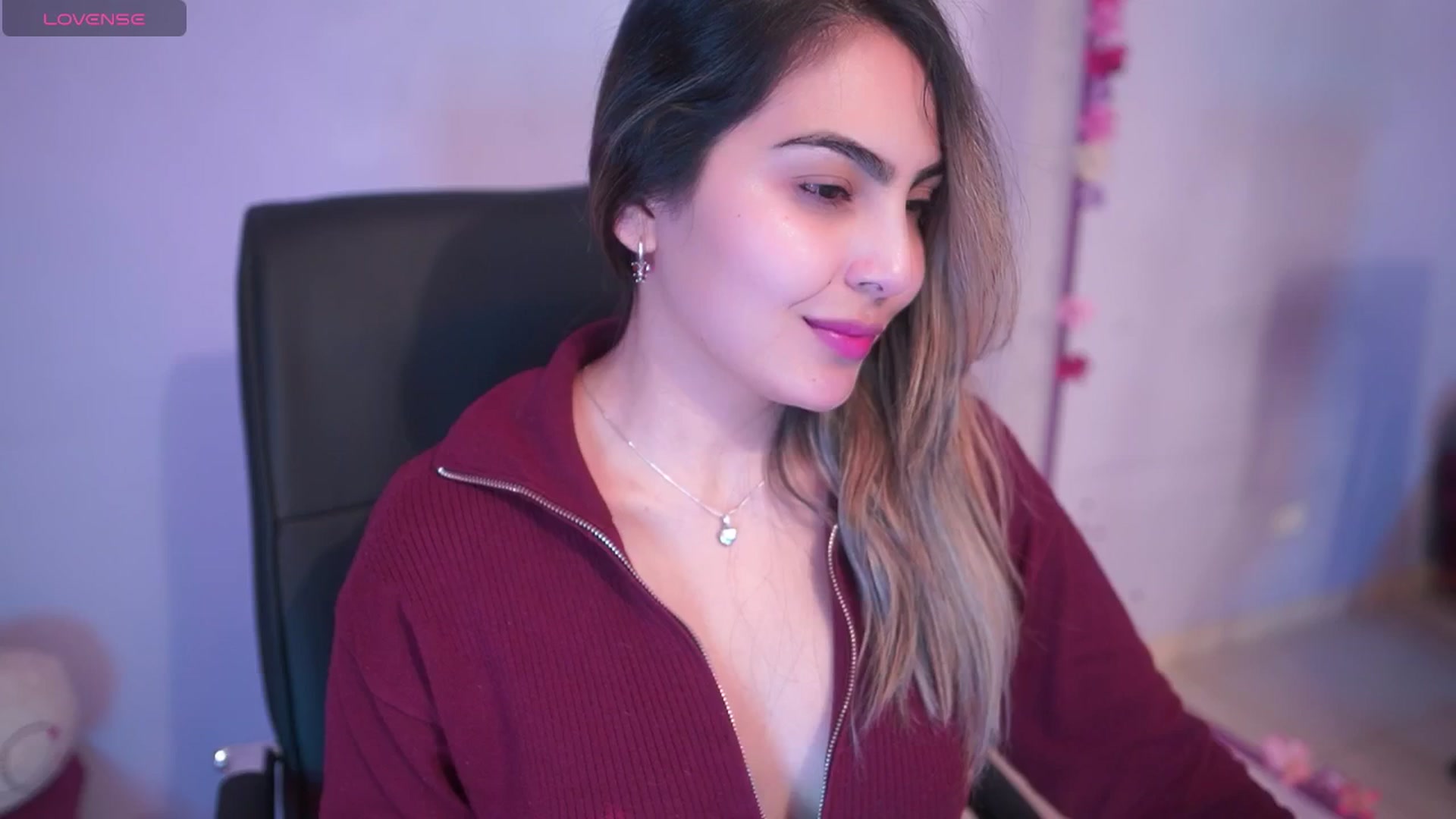 Gallery image thumbnail from CARMENVILLA1's myfreecams stream on, 07/16/2025, 05:43 image 7 of 20