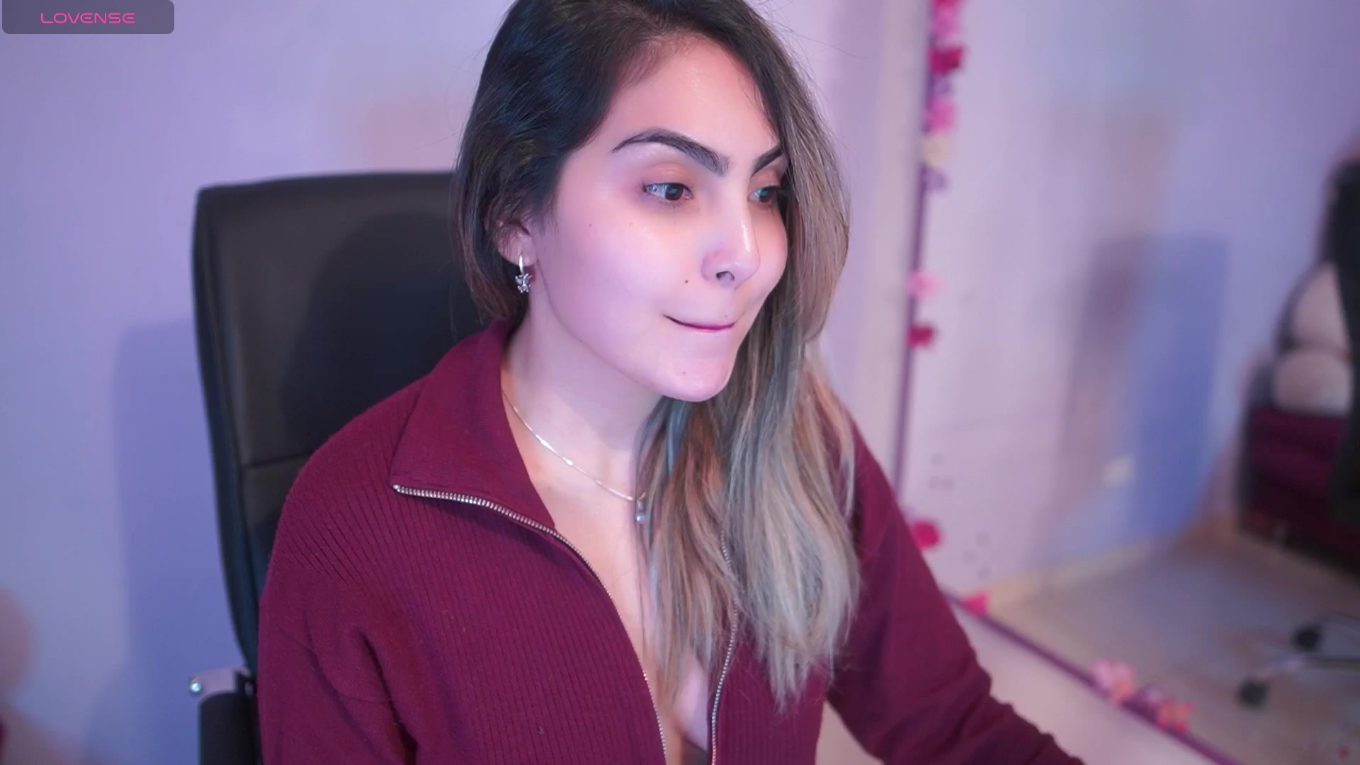 Gallery image thumbnail from CARMENVILLA1's myfreecams stream on, 07/16/2025, 05:43 image 20 of 20