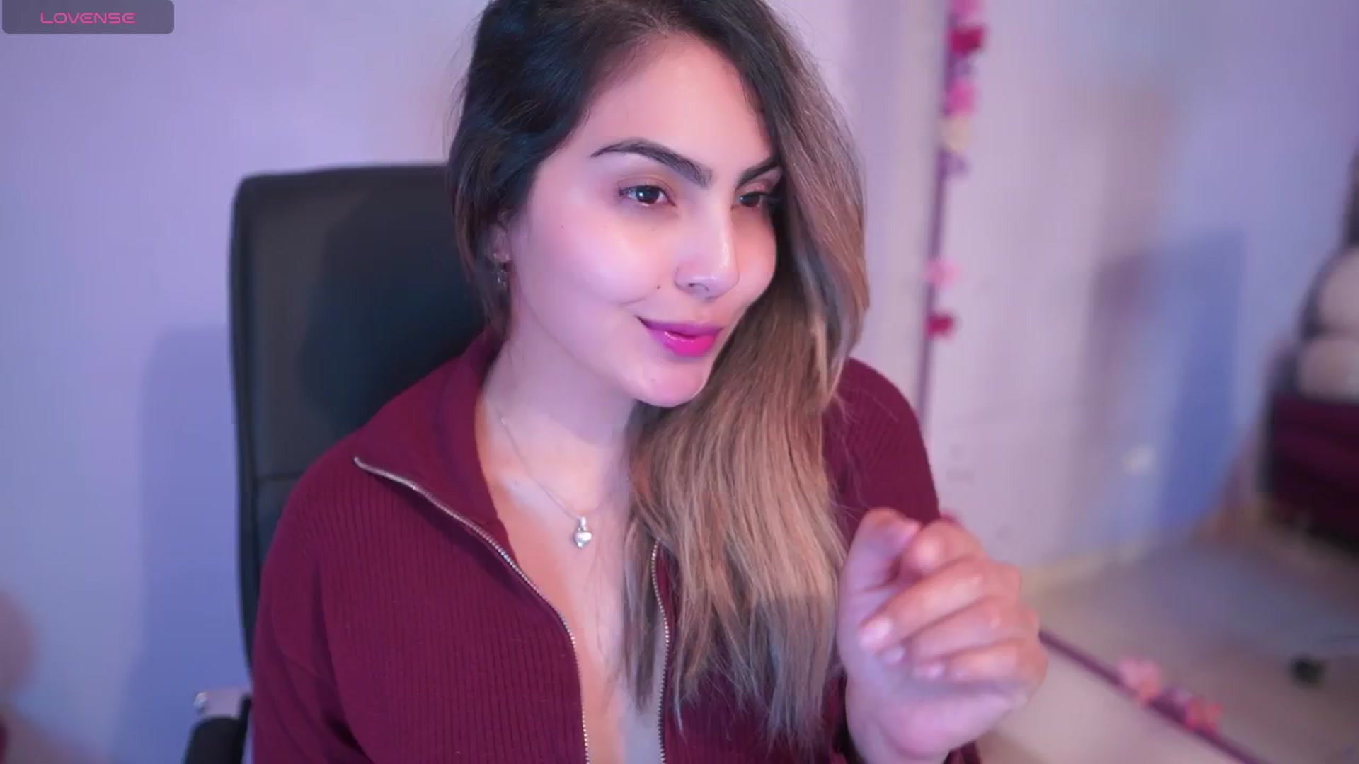 Gallery image thumbnail from CARMENVILLA1's myfreecams stream on, 07/16/2025, 05:43 image 6 of 20