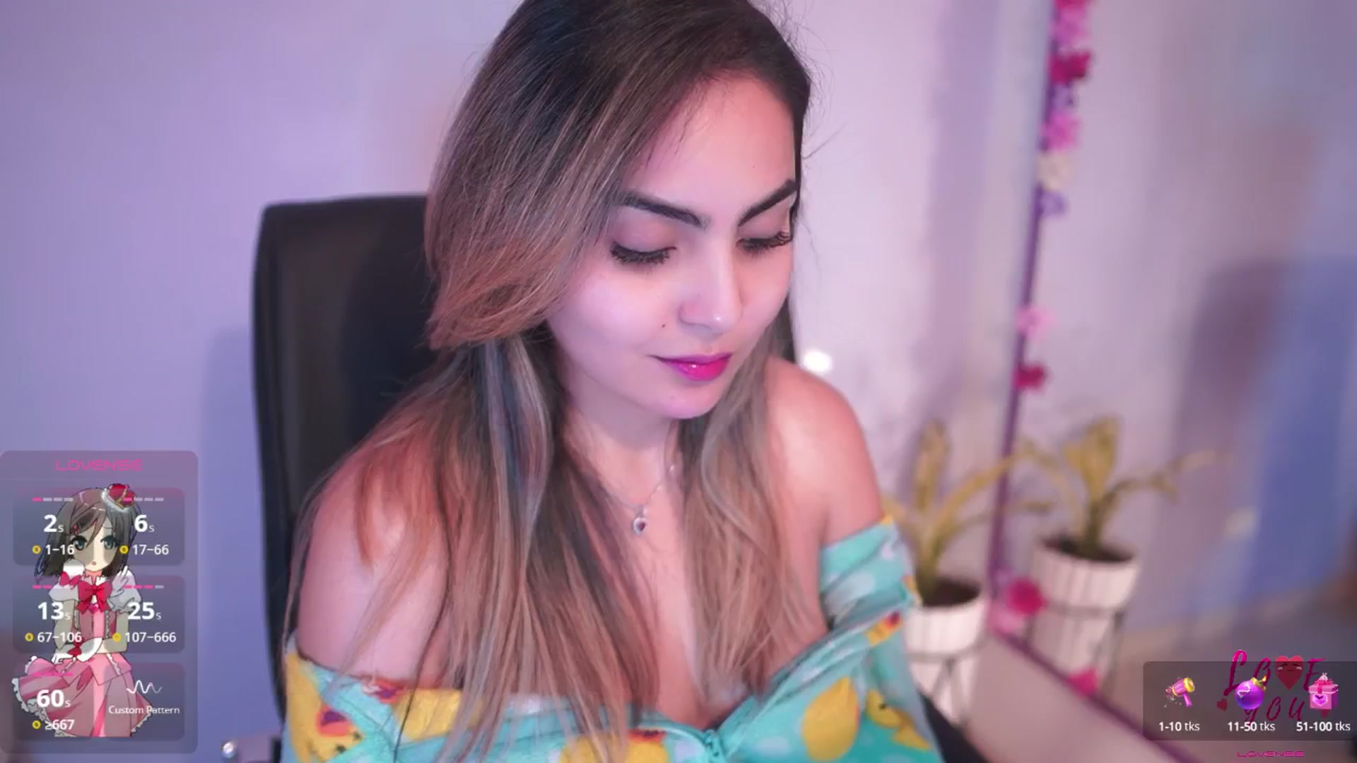 Gallery image thumbnail from CARMENVILLA1's myfreecams stream on, 07/25/2025, 06:00 image 7 of 20
