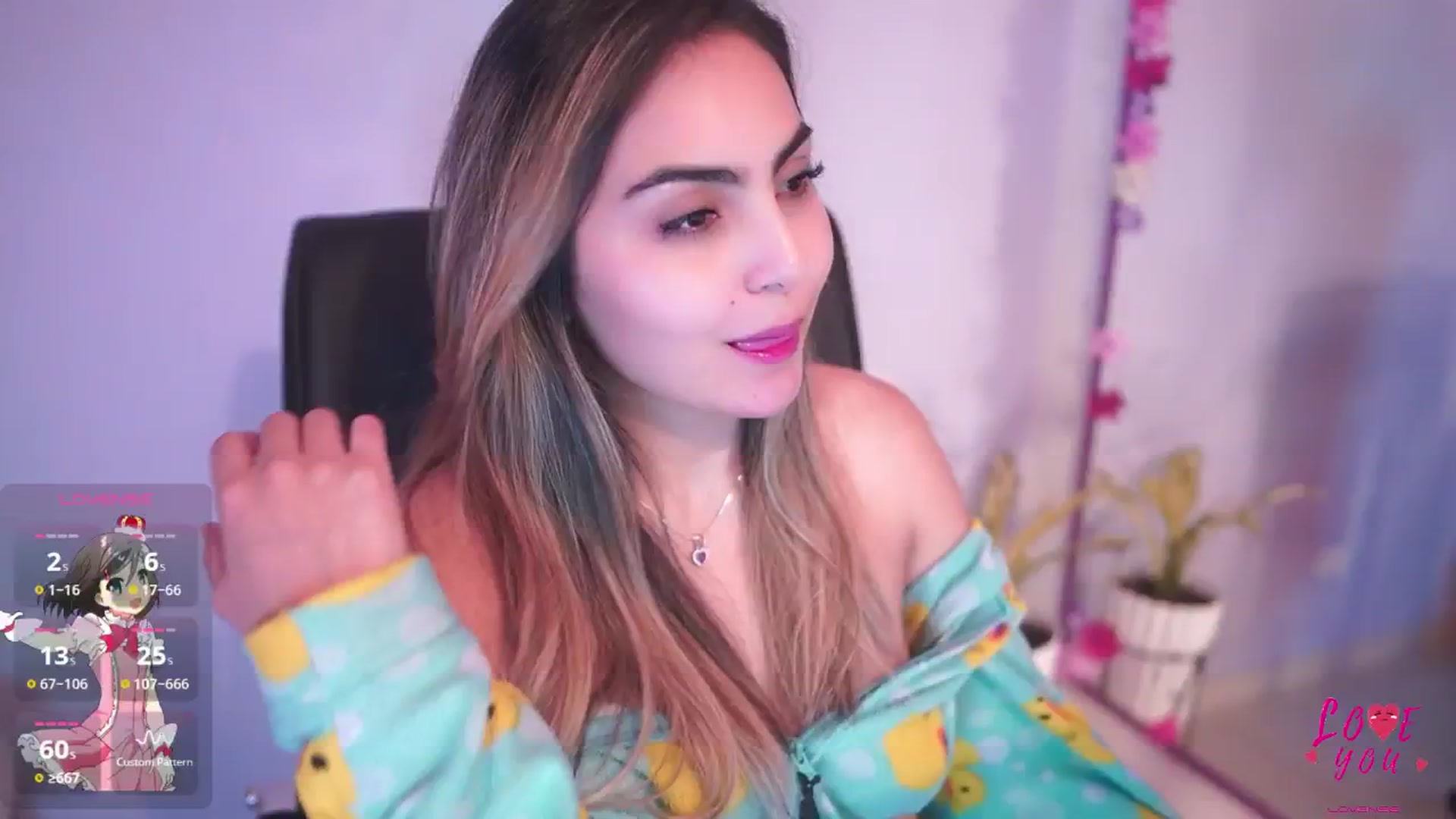 Gallery image thumbnail from CARMENVILLA1's myfreecams stream on, 07/25/2025, 06:00 image 11 of 20