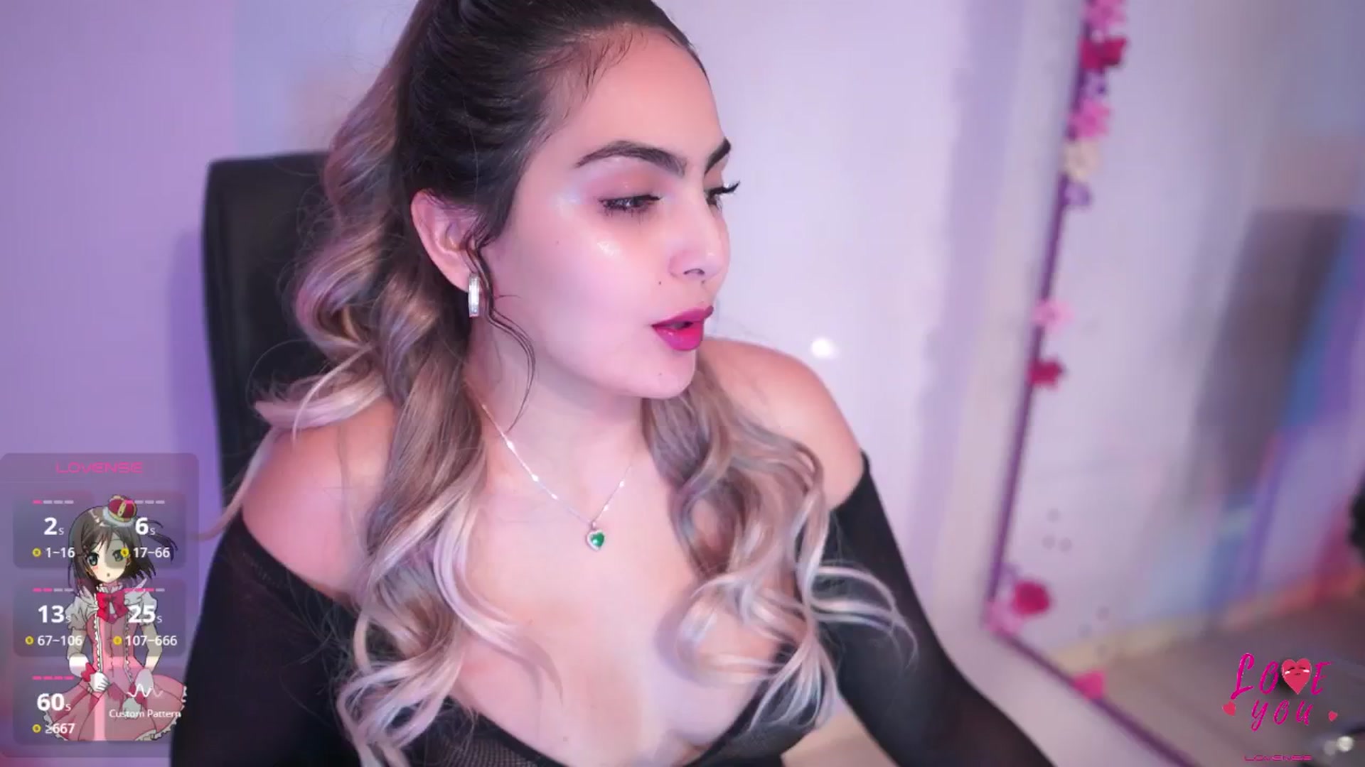 Gallery image thumbnail from CARMENVILLA1's myfreecams stream on, 08/06/2025, 05:16 image 17 of 20