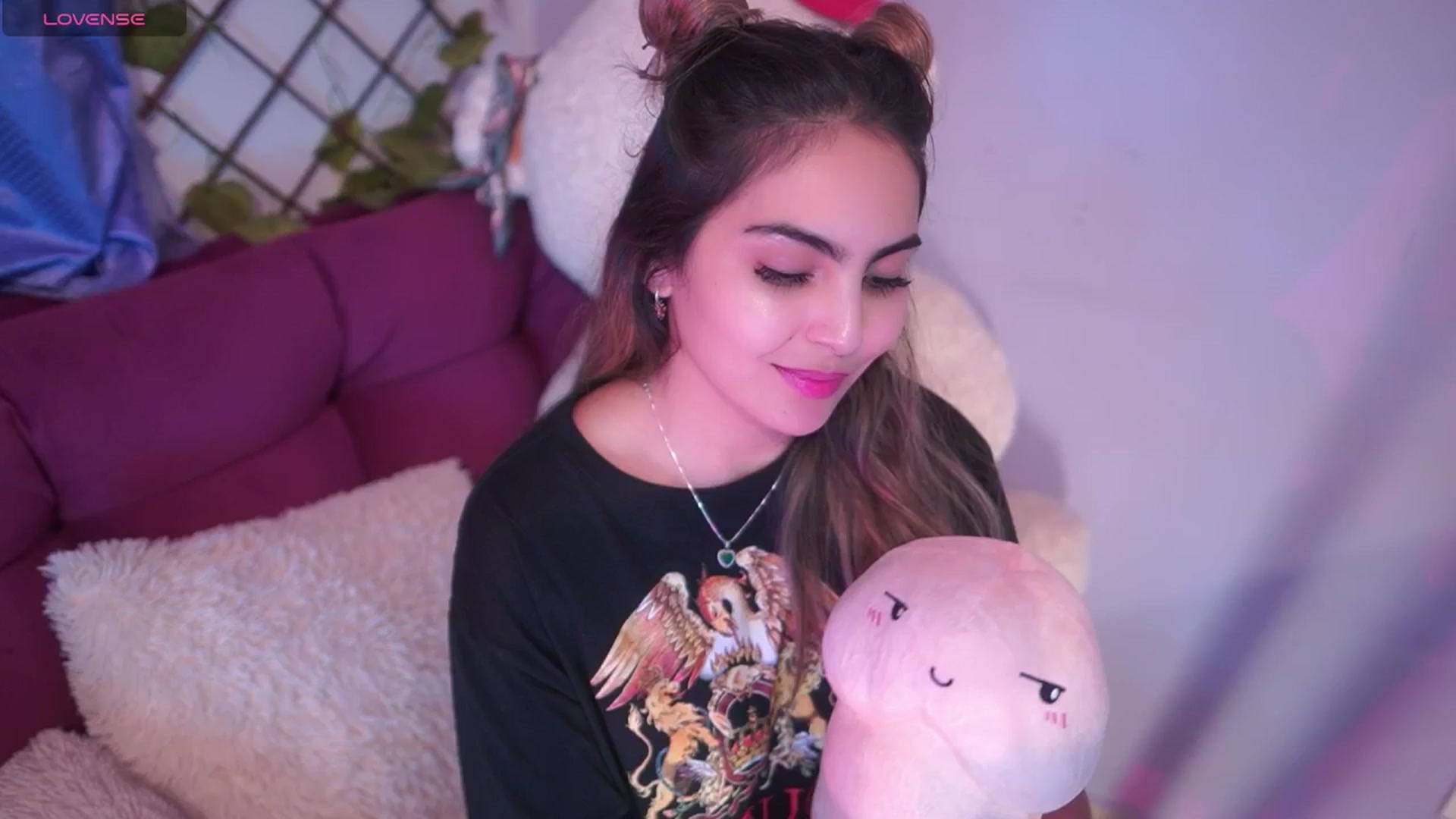 Gallery image thumbnail from CARMENVILLA1's myfreecams stream on, 08/07/2025, 06:15 image 17 of 20
