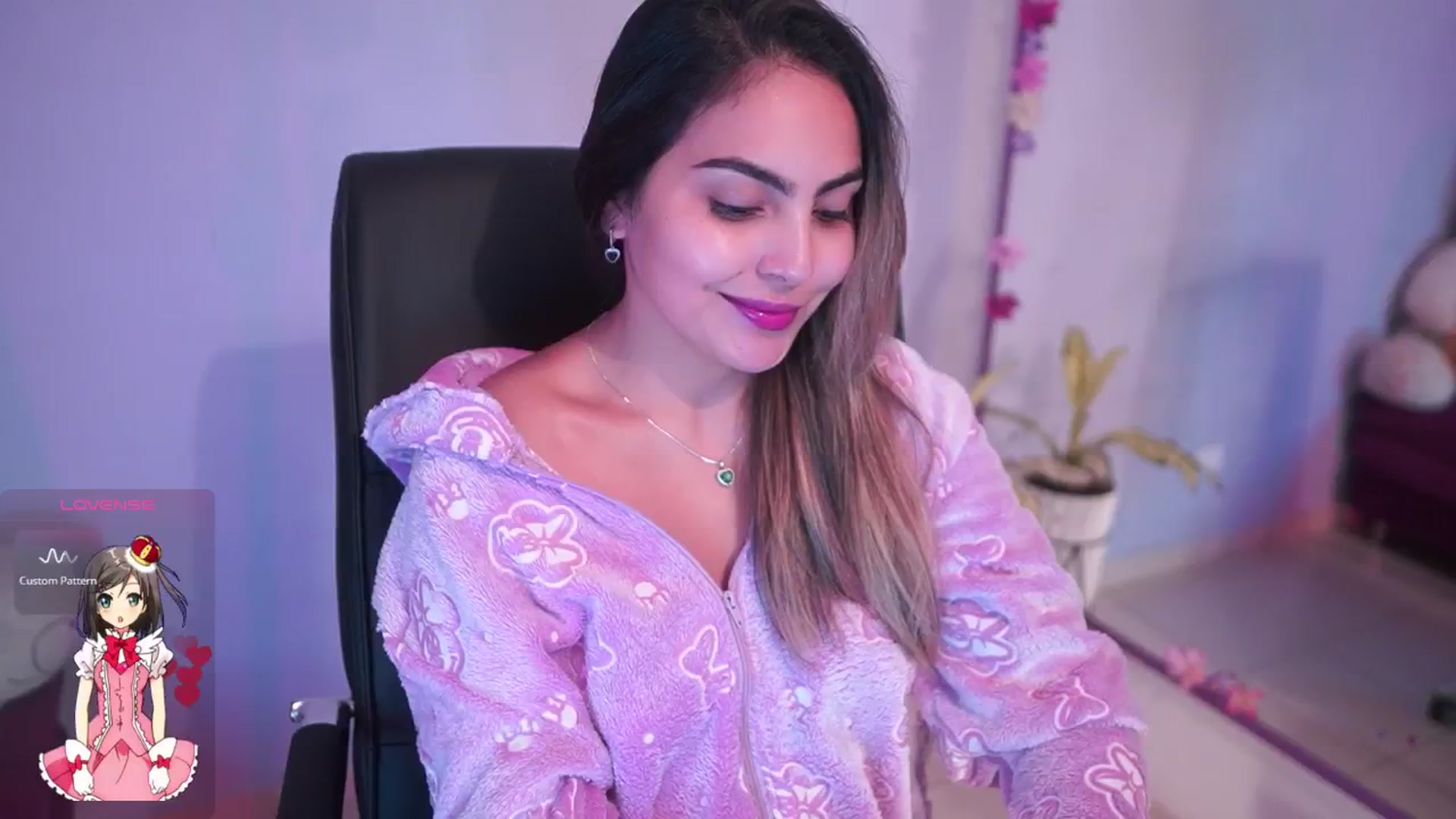 Gallery image thumbnail from CARMENVILLA1's myfreecams stream on, 10/10/2025, 06:12 image 5 of 20