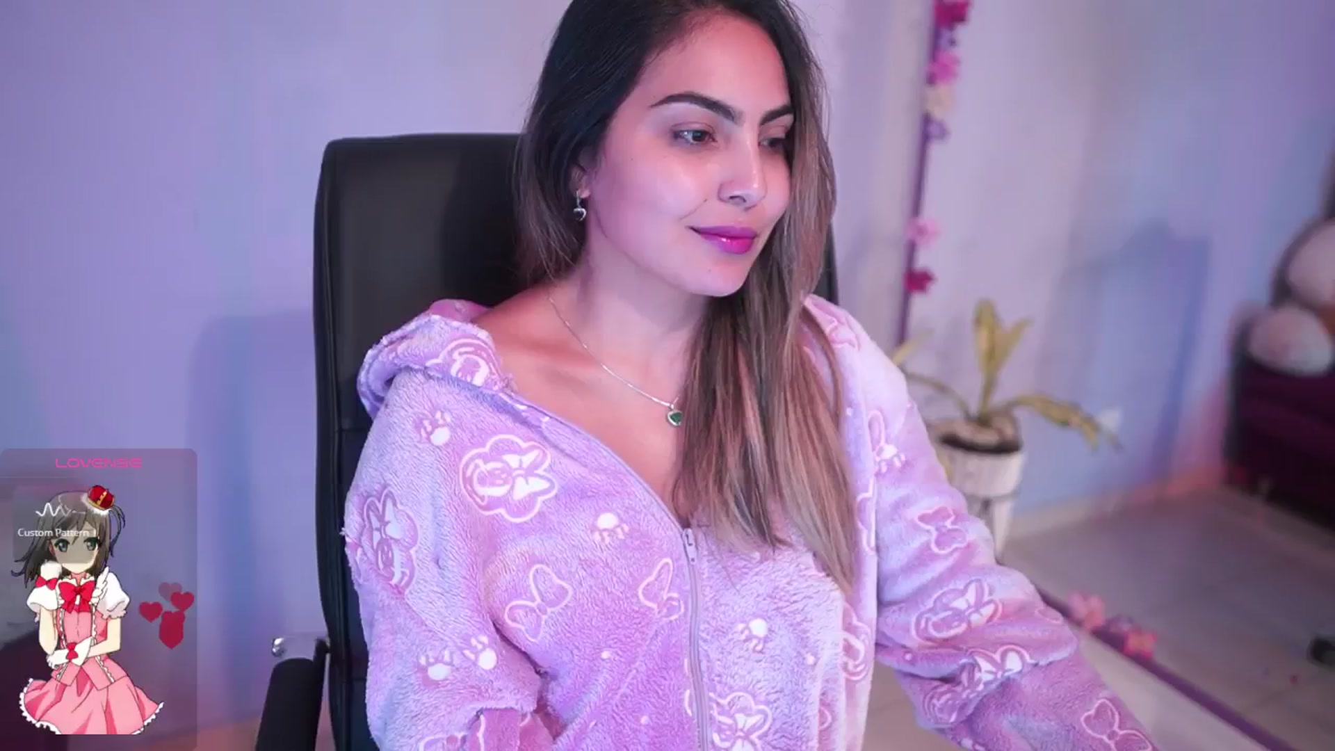 Gallery image thumbnail from CARMENVILLA1's myfreecams stream on, 10/10/2025, 06:12 image 3 of 20