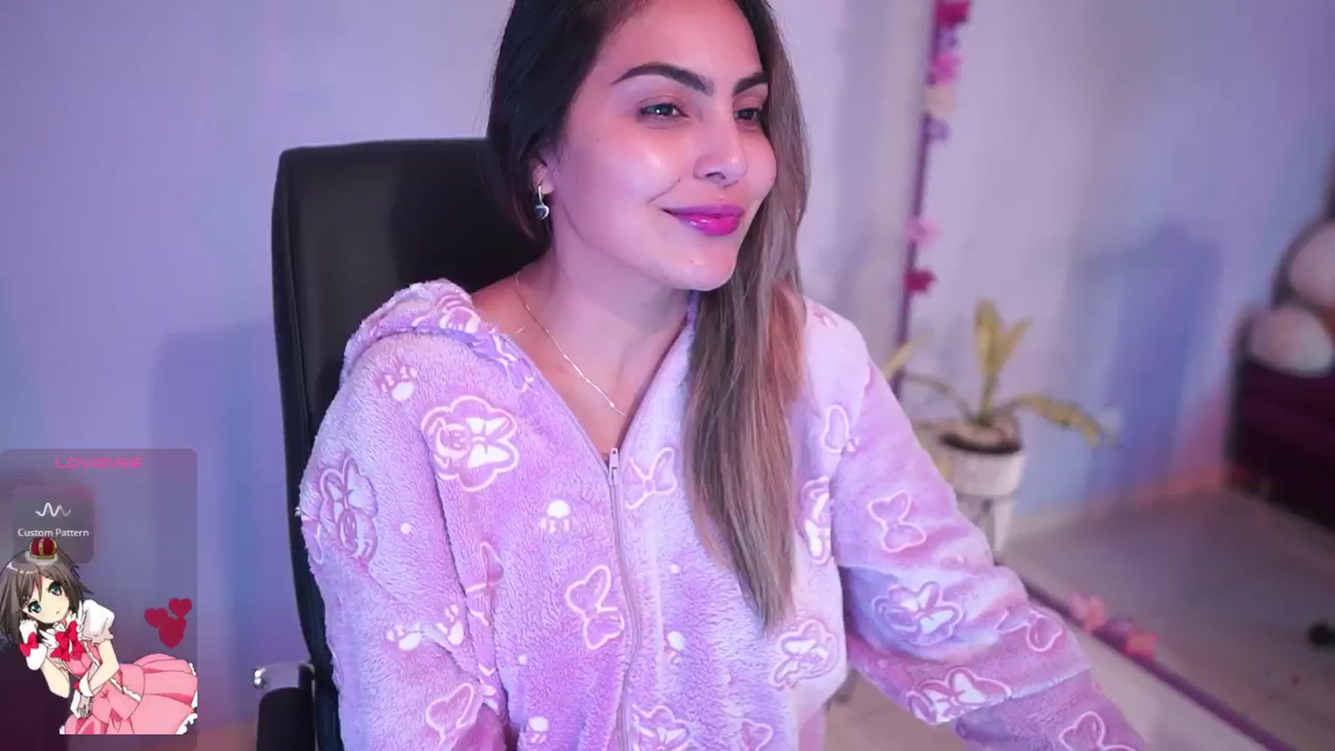 Gallery image thumbnail from CARMENVILLA1's myfreecams stream on, 10/10/2025, 06:12 image 16 of 20