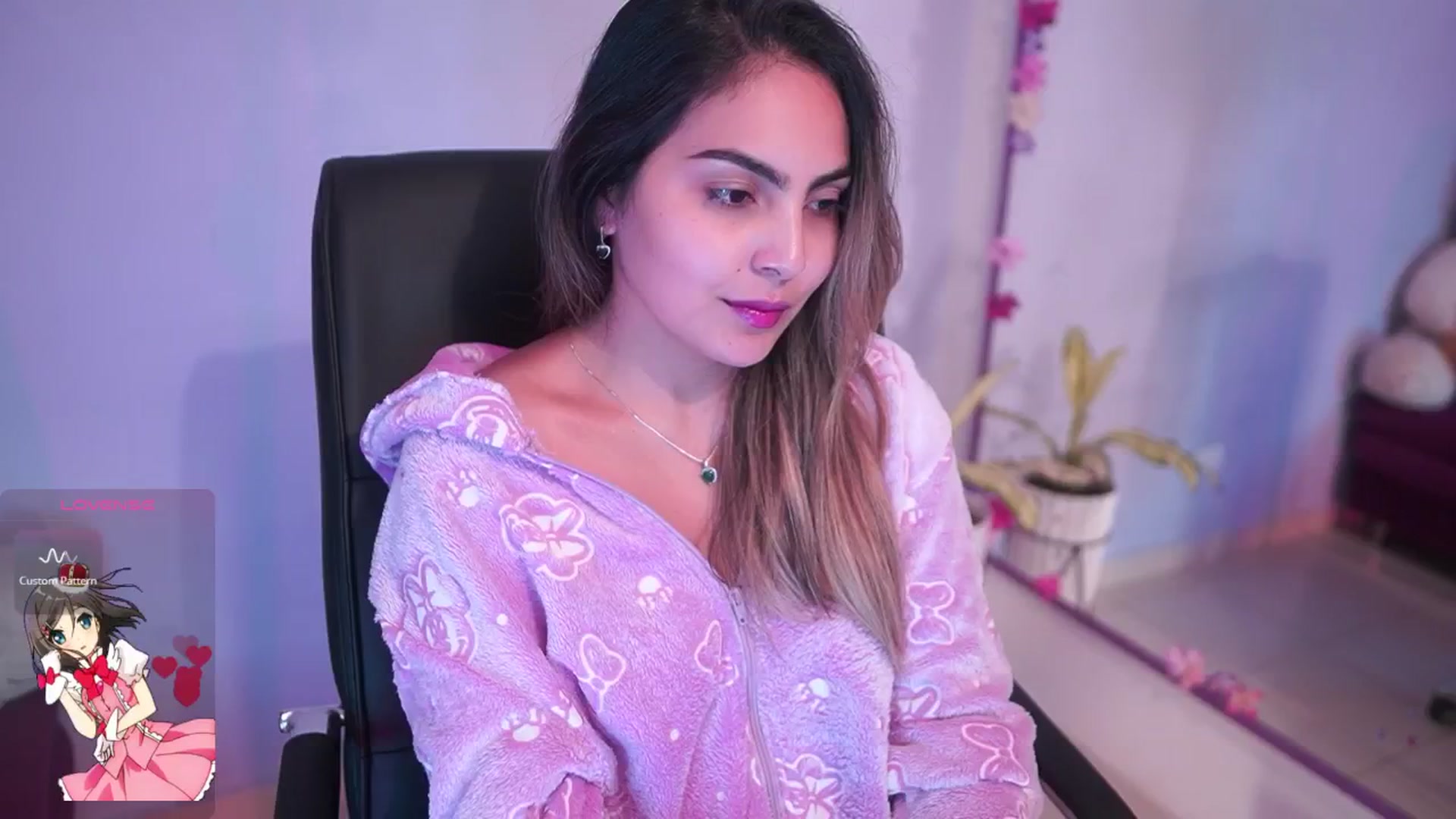 Gallery image thumbnail from CARMENVILLA1's myfreecams stream on, 10/10/2025, 06:12 image 4 of 20