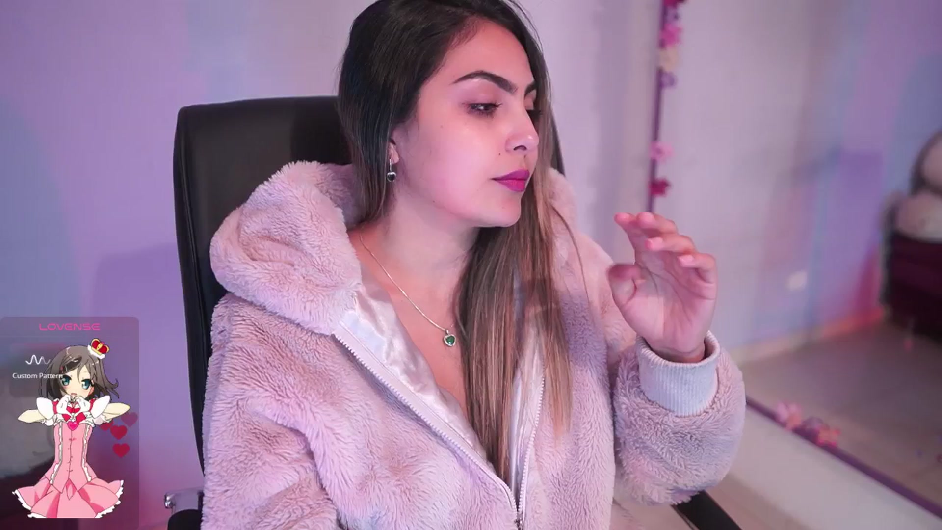 Gallery image thumbnail from CARMENVILLA1's myfreecams stream on, 10/15/2025, 06:30 image 1 of 20