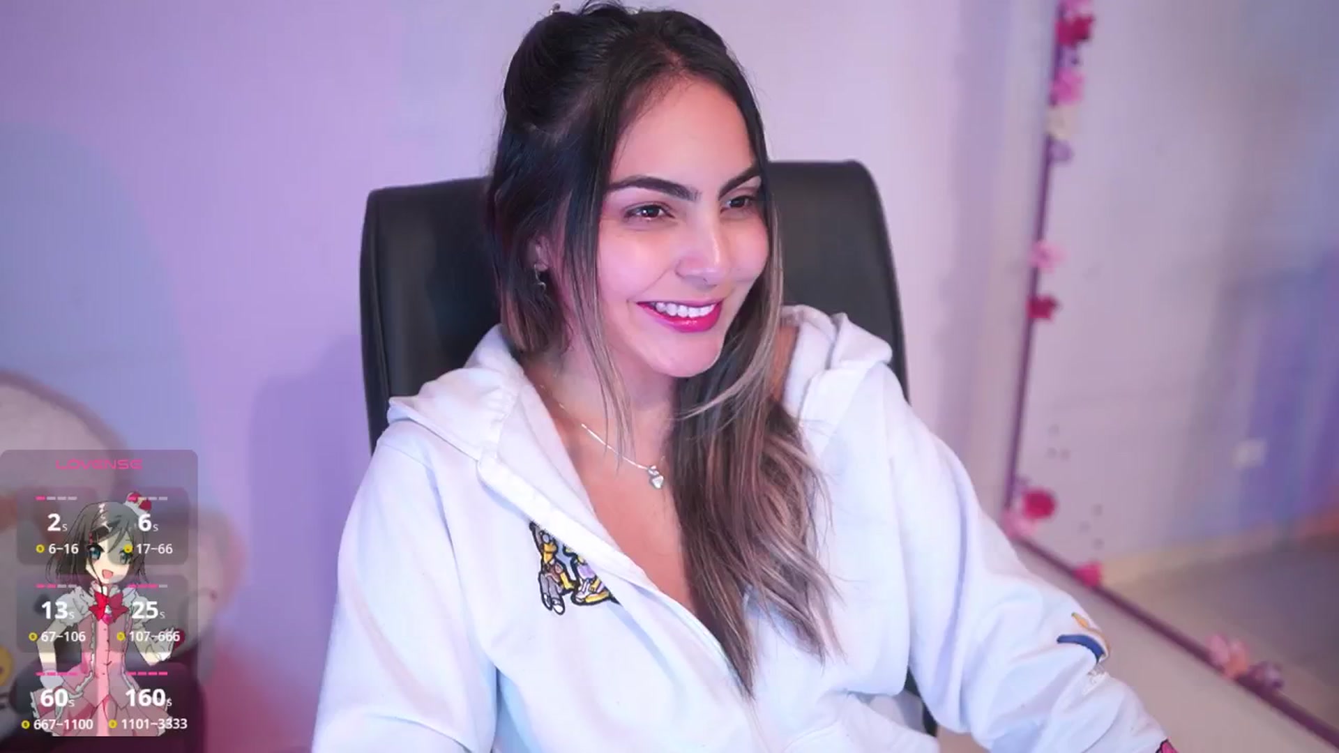 Gallery image thumbnail from CARMENVILLA1's myfreecams stream on, 10/30/2025, 06:06 image 11 of 20