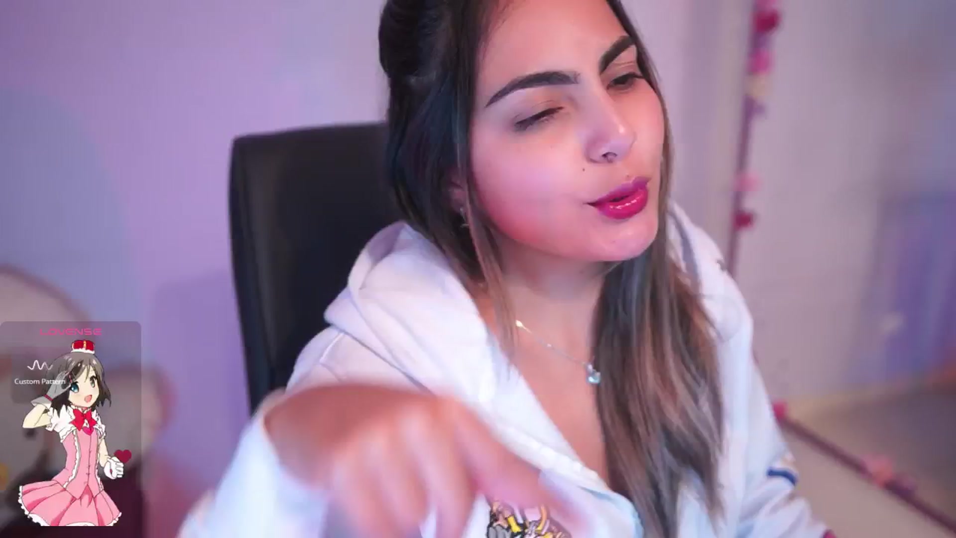 Gallery image thumbnail from CARMENVILLA1's myfreecams stream on, 10/30/2025, 06:06 image 5 of 20