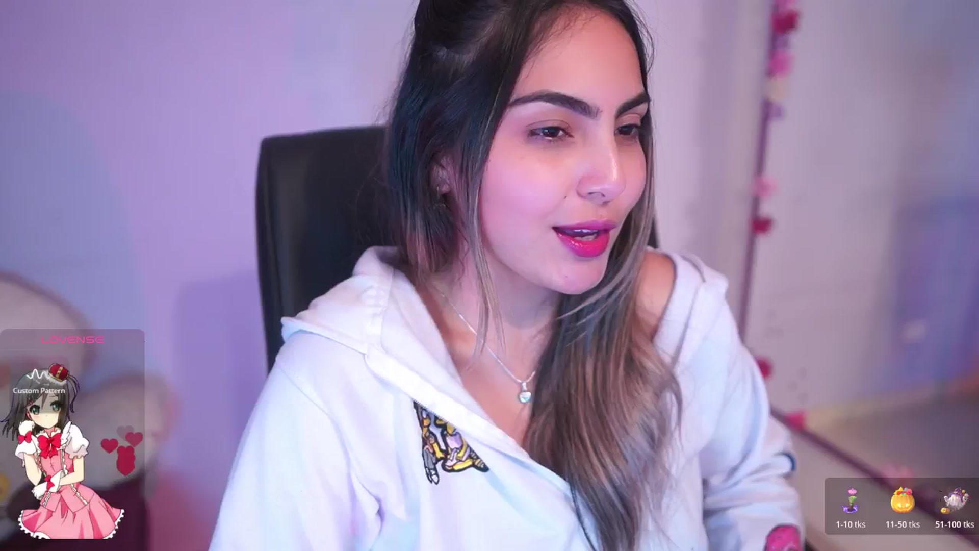 Gallery image thumbnail from CARMENVILLA1's myfreecams stream on, 10/30/2025, 06:06 image 15 of 20
