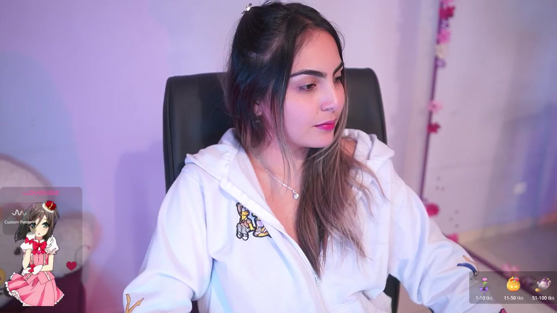 Gallery image thumbnail from CARMENVILLA1's myfreecams stream on, 10/30/2025, 06:06 image 12 of 20