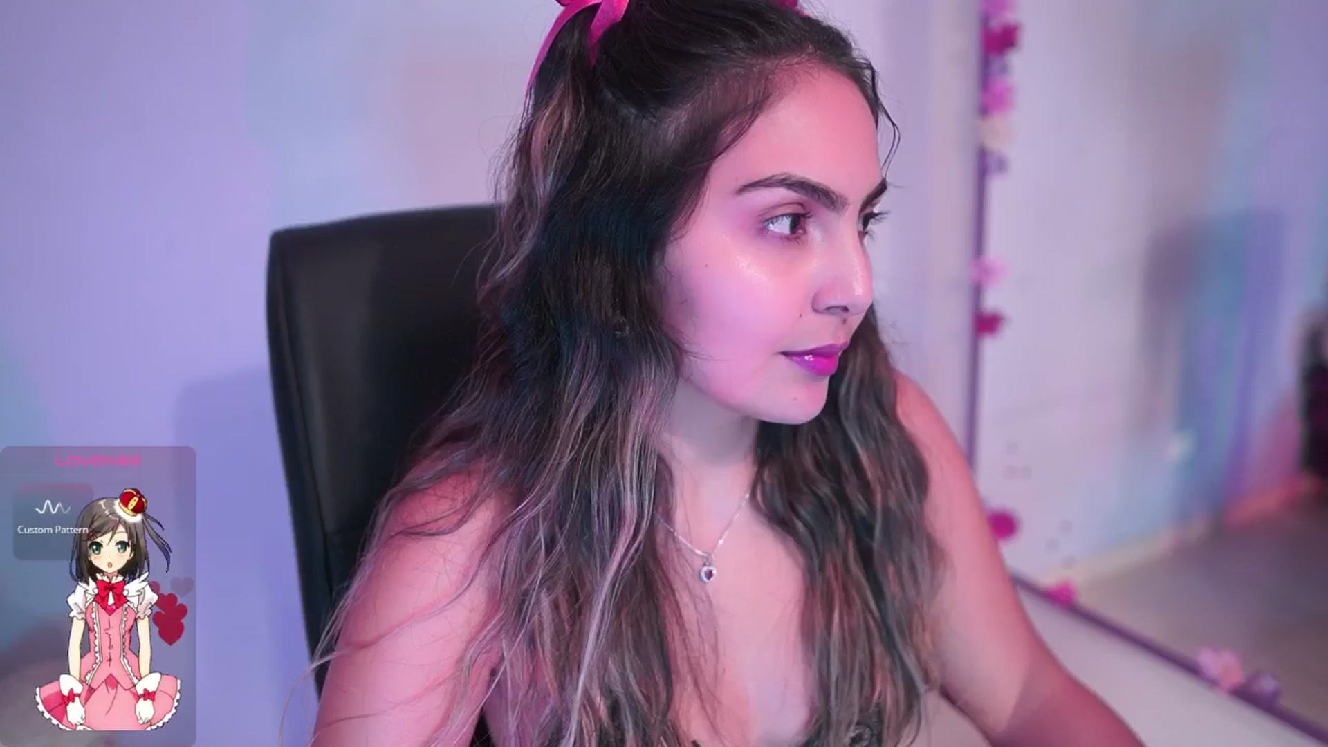 Gallery image thumbnail from CARMENVILLA1's myfreecams stream on, 11/09/2025, 06:49 image 7 of 20