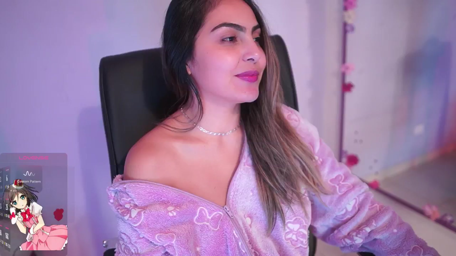 Gallery image thumbnail from CARMENVILLA1's myfreecams stream on, 11/14/2025, 08:06 image 19 of 20