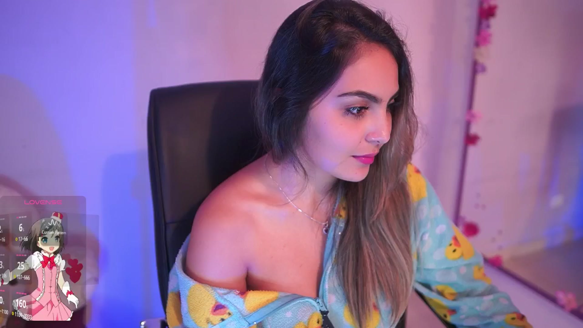 Gallery image thumbnail from CARMENVILLA1's myfreecams stream on, 11/21/2025, 07:37 image 3 of 20