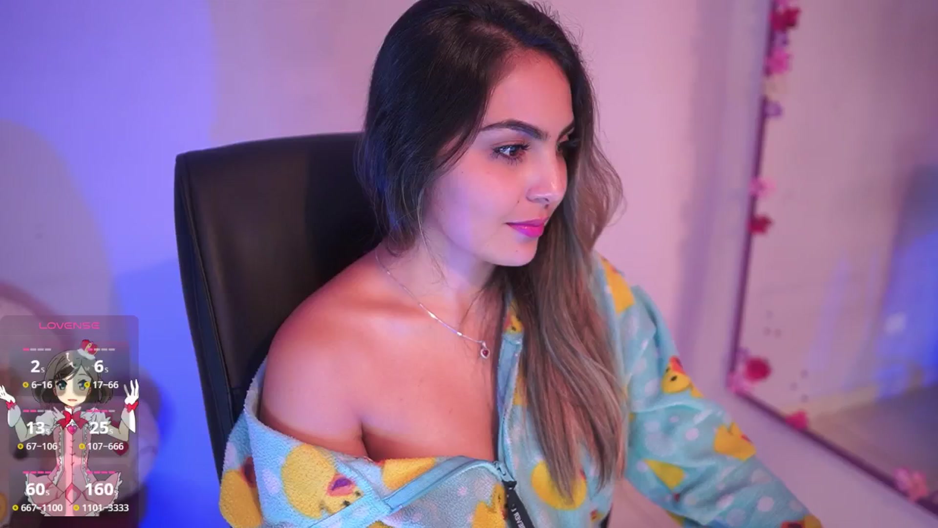 Gallery image thumbnail from CARMENVILLA1's myfreecams stream on, 11/21/2025, 07:37 image 9 of 20
