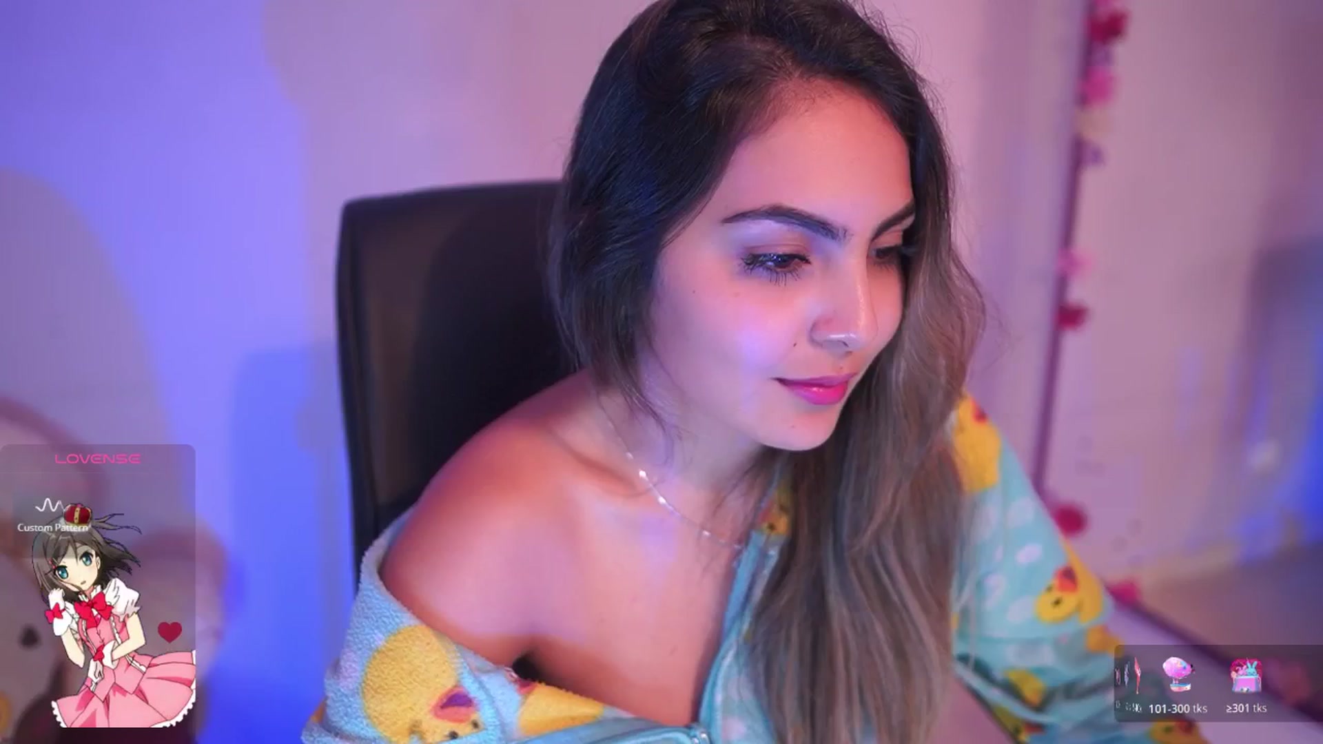 Gallery image thumbnail from CARMENVILLA1's myfreecams stream on, 11/21/2025, 07:37 image 1 of 20