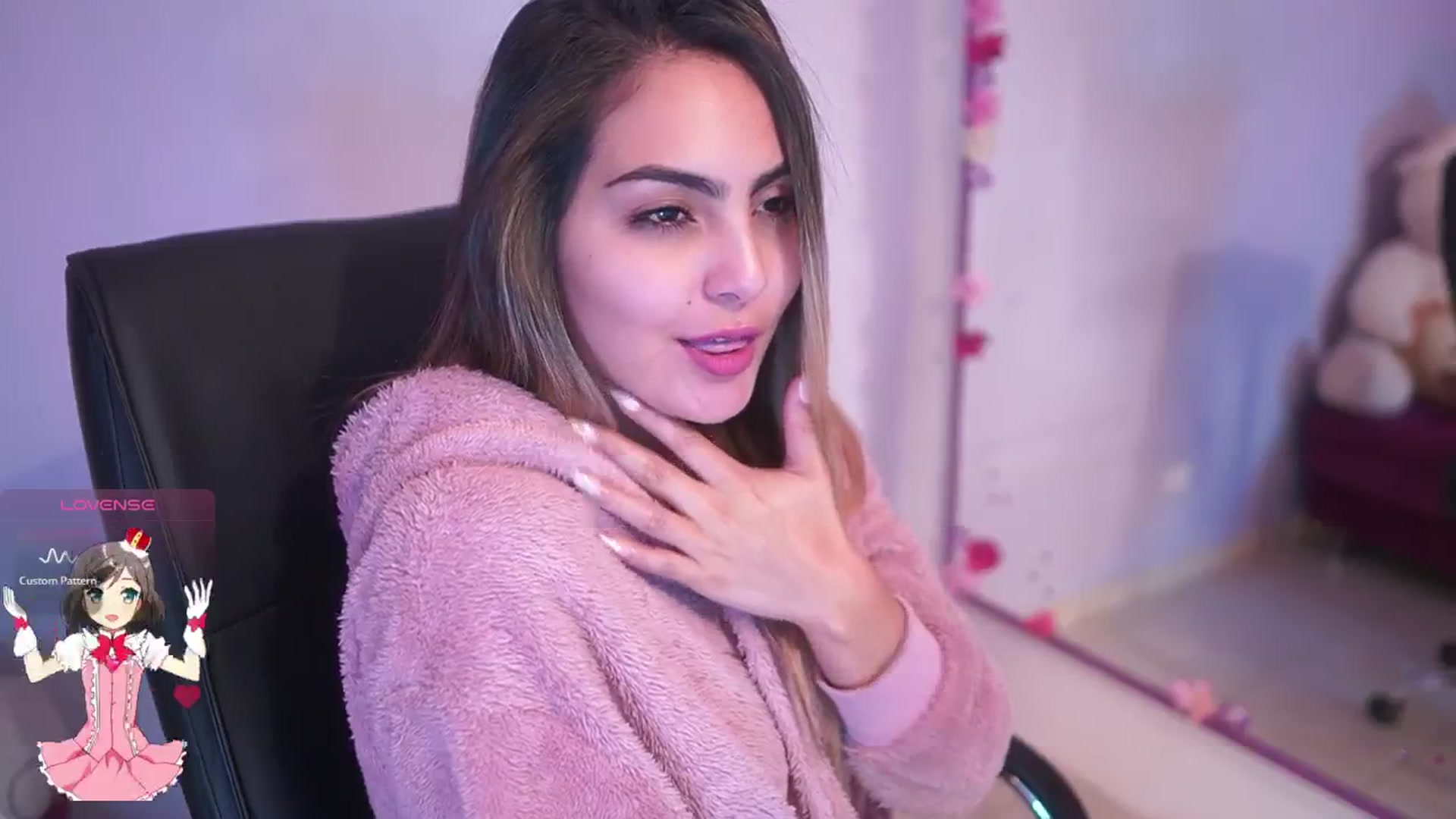 Gallery image thumbnail from CARMENVILLA1's myfreecams stream on, 12/18/2025, 07:21 image 16 of 20