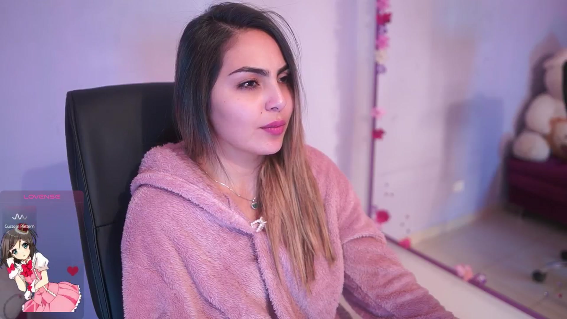 Gallery image thumbnail from CARMENVILLA1's myfreecams stream on, 12/18/2025, 07:21 image 15 of 20