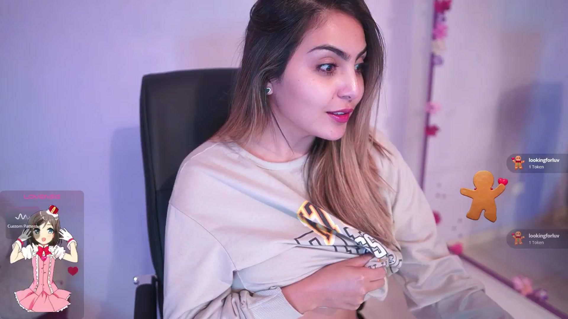 Gallery image thumbnail from CARMENVILLA1's myfreecams stream on, 12/19/2025, 06:59 image 4 of 20
