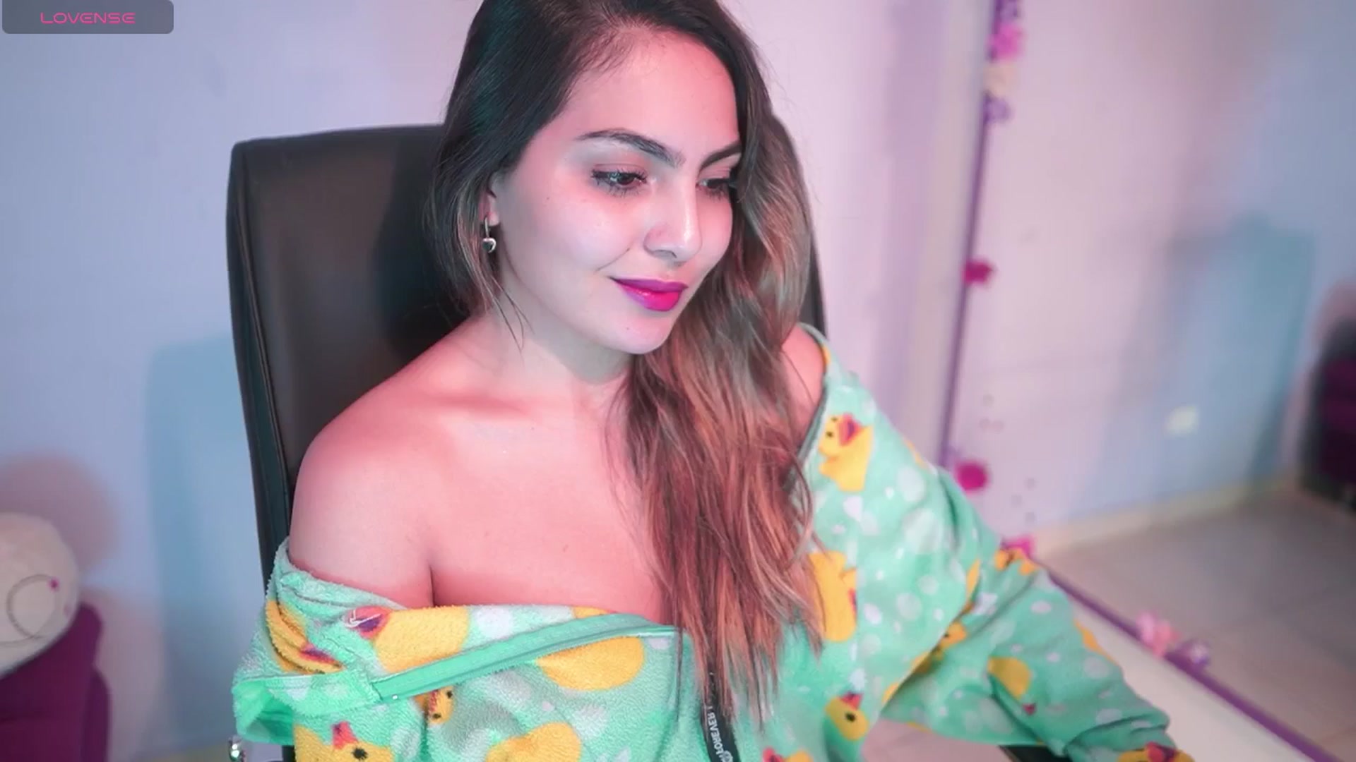 Gallery image thumbnail from CARMENVILLA1's myfreecams stream on, 02/05/2026, 03:46 image 3 of 20
