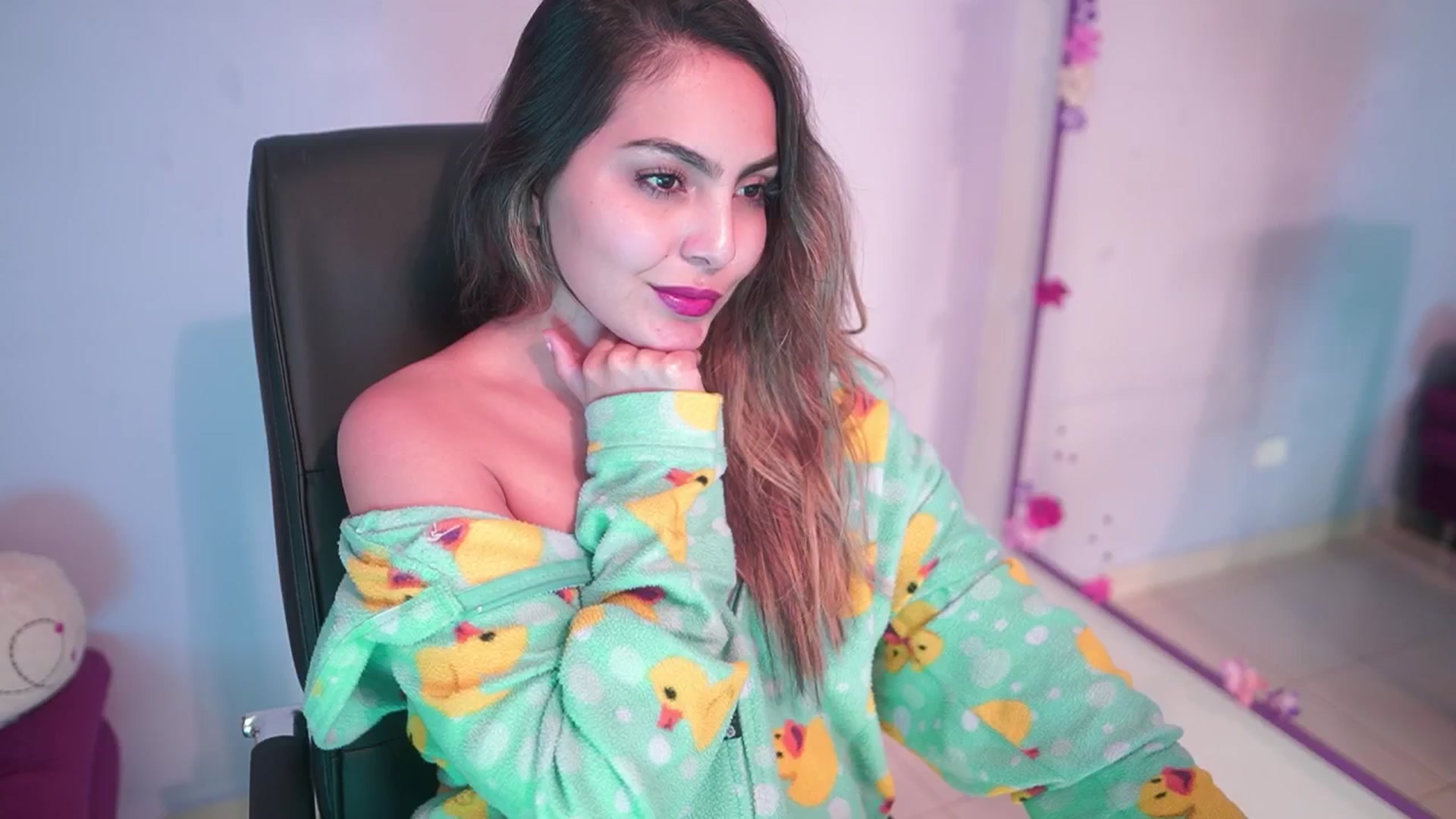 Gallery image thumbnail from CARMENVILLA1's myfreecams stream on, 02/05/2026, 03:46 image 7 of 20
