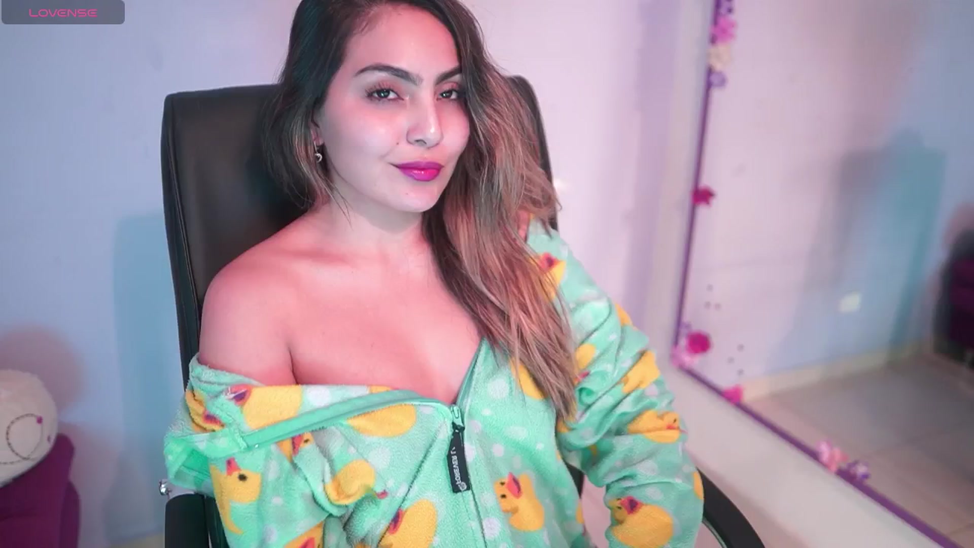 Gallery image thumbnail from CARMENVILLA1's myfreecams stream on, 02/05/2026, 03:46 image 5 of 20