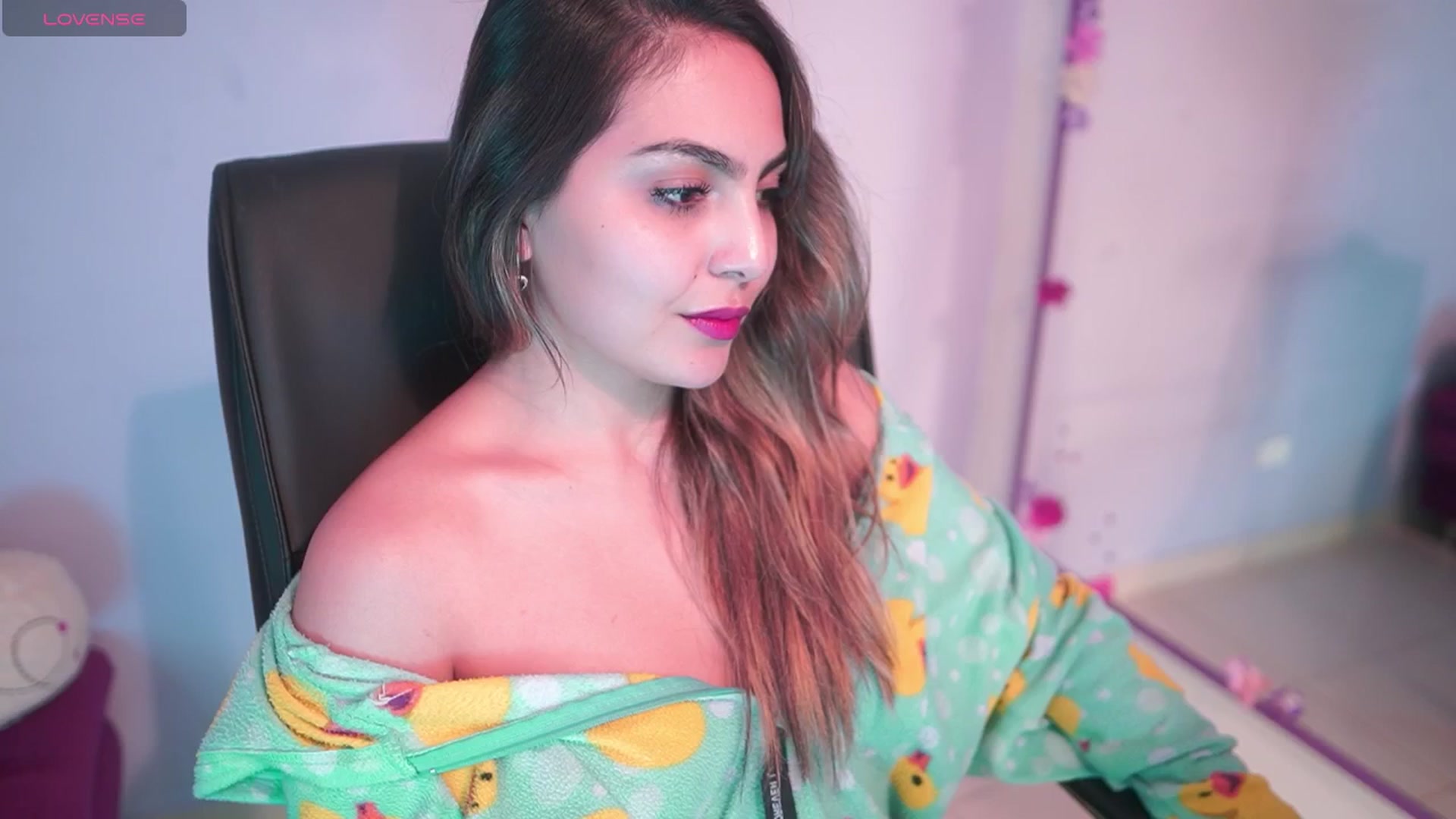Gallery image thumbnail from CARMENVILLA1's myfreecams stream on, 02/05/2026, 03:46 image 2 of 20