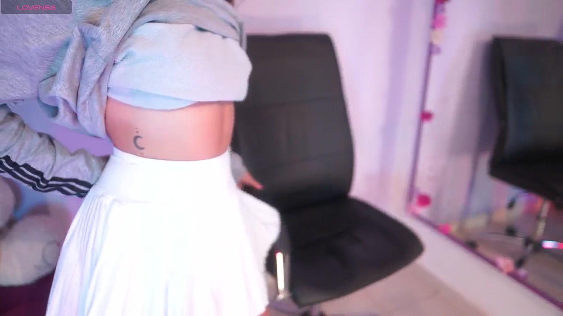 Gallery image thumbnail from CARMENVILLA1's myfreecams stream on, 04/16/2026, 06:16 image 2 of 20