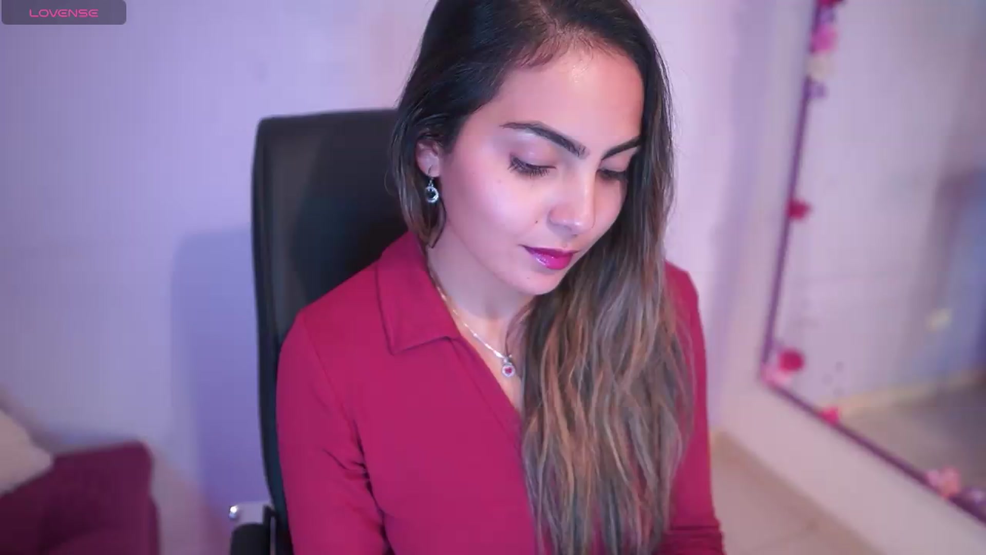 Gallery image thumbnail from CARMENVILLA1's myfreecams stream on, 05/08/2026, 06:27 image 2 of 20