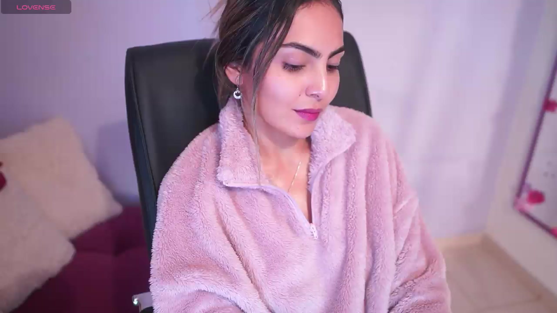 Gallery image thumbnail from CARMENVILLA1's myfreecams stream on, 05/08/2026, 06:27 image 20 of 20