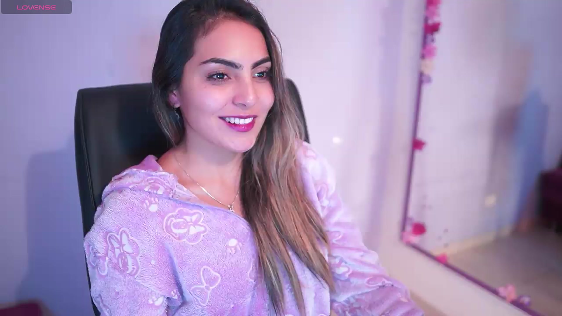 Gallery image thumbnail from CARMENVILLA1's myfreecams stream on, 05/09/2026, 06:04 image 14 of 20