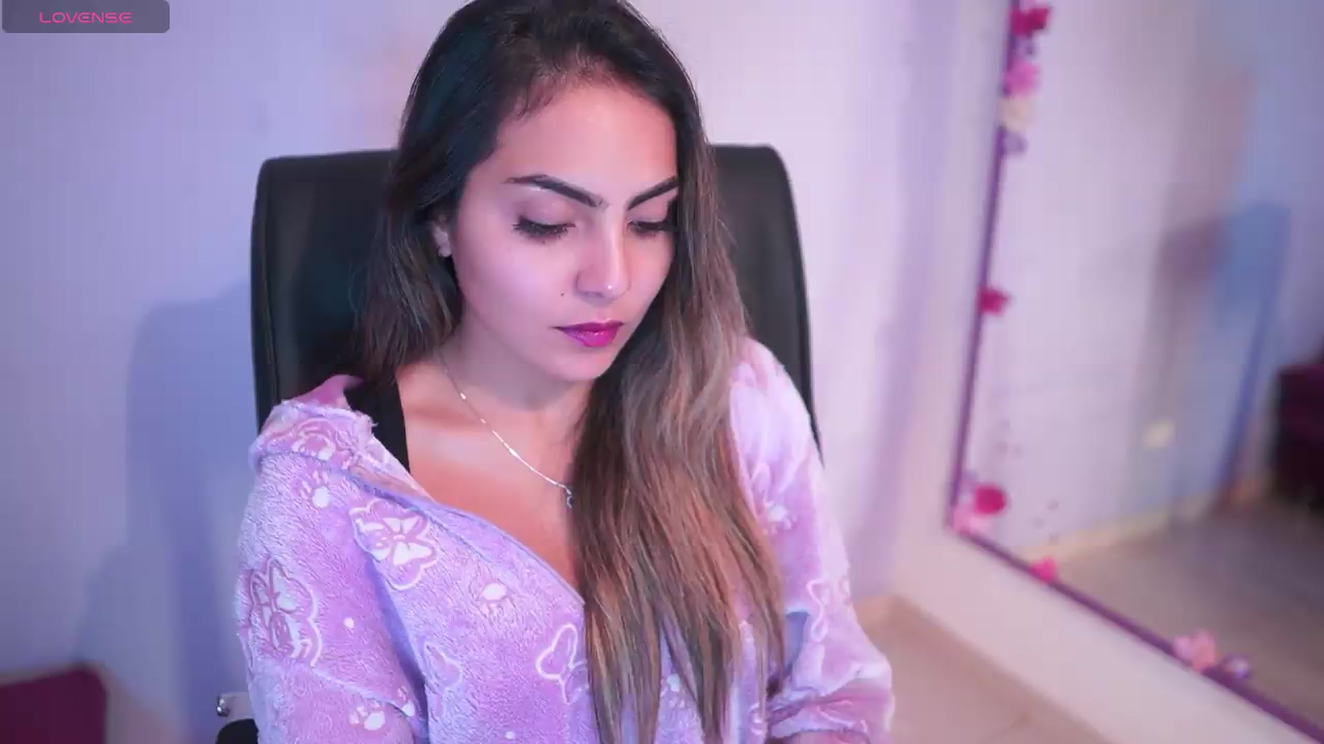 Gallery image thumbnail from CARMENVILLA1's myfreecams stream on, 05/09/2026, 06:04 image 5 of 20
