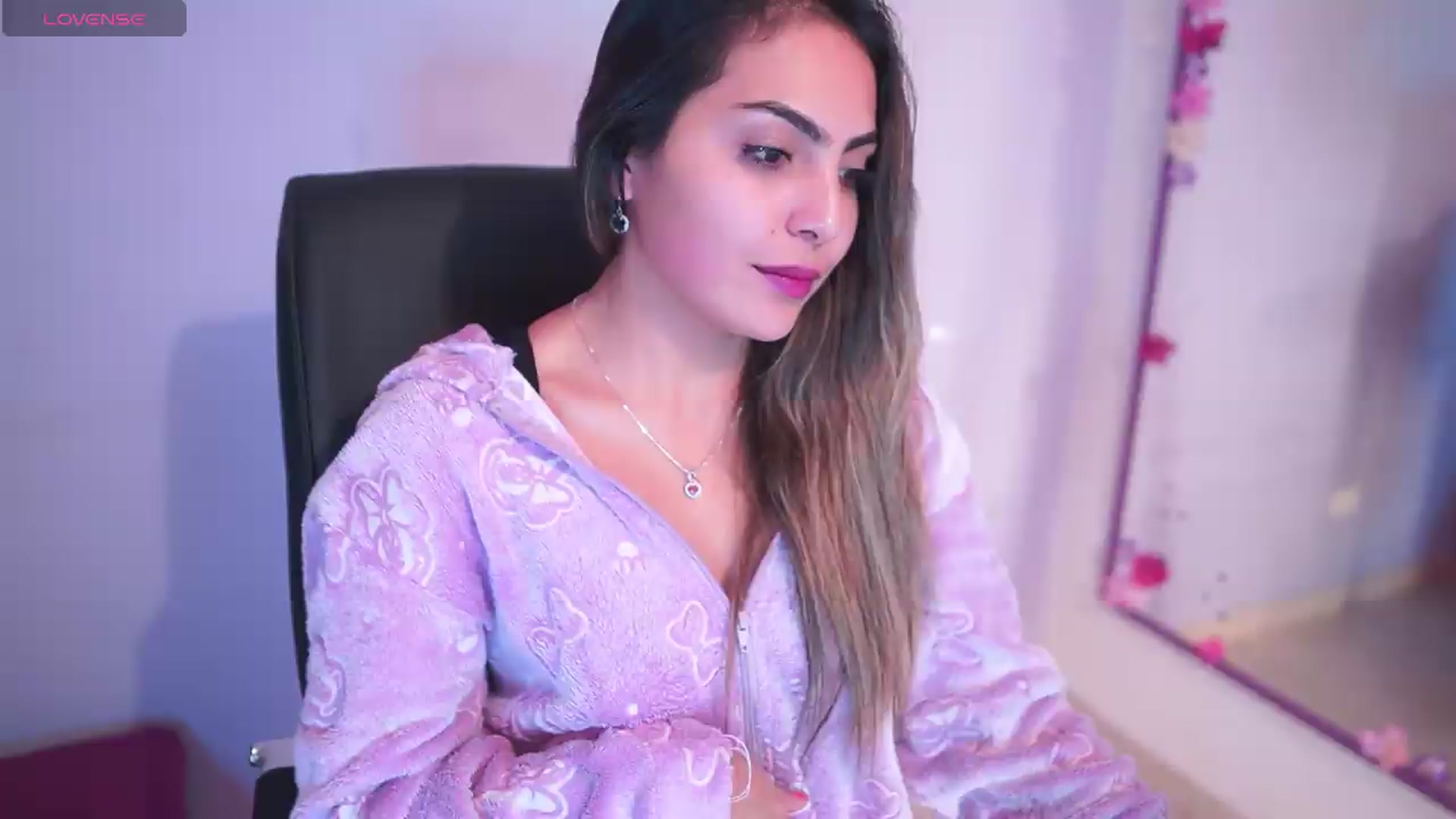 Gallery image thumbnail from CARMENVILLA1's myfreecams stream on, 05/09/2026, 06:04 image 20 of 20