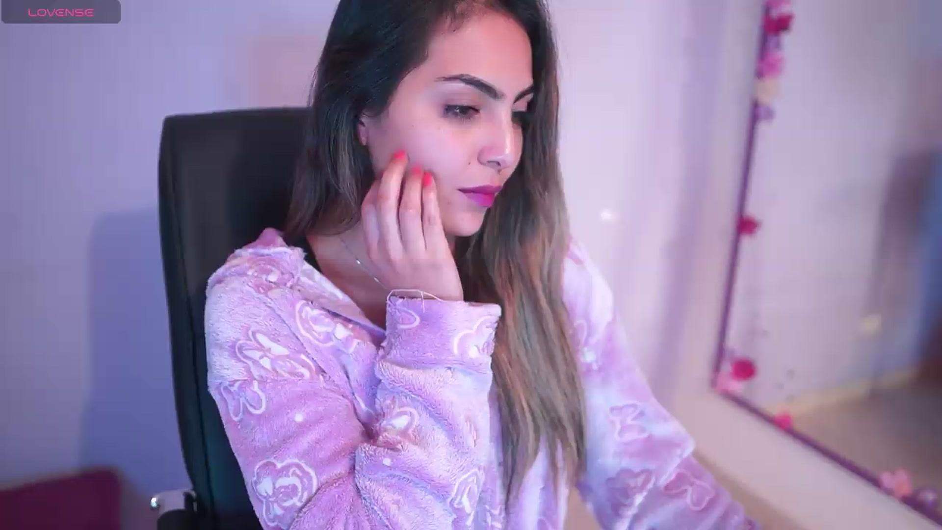 Gallery image thumbnail from CARMENVILLA1's myfreecams stream on, 05/09/2026, 06:04 image 19 of 20
