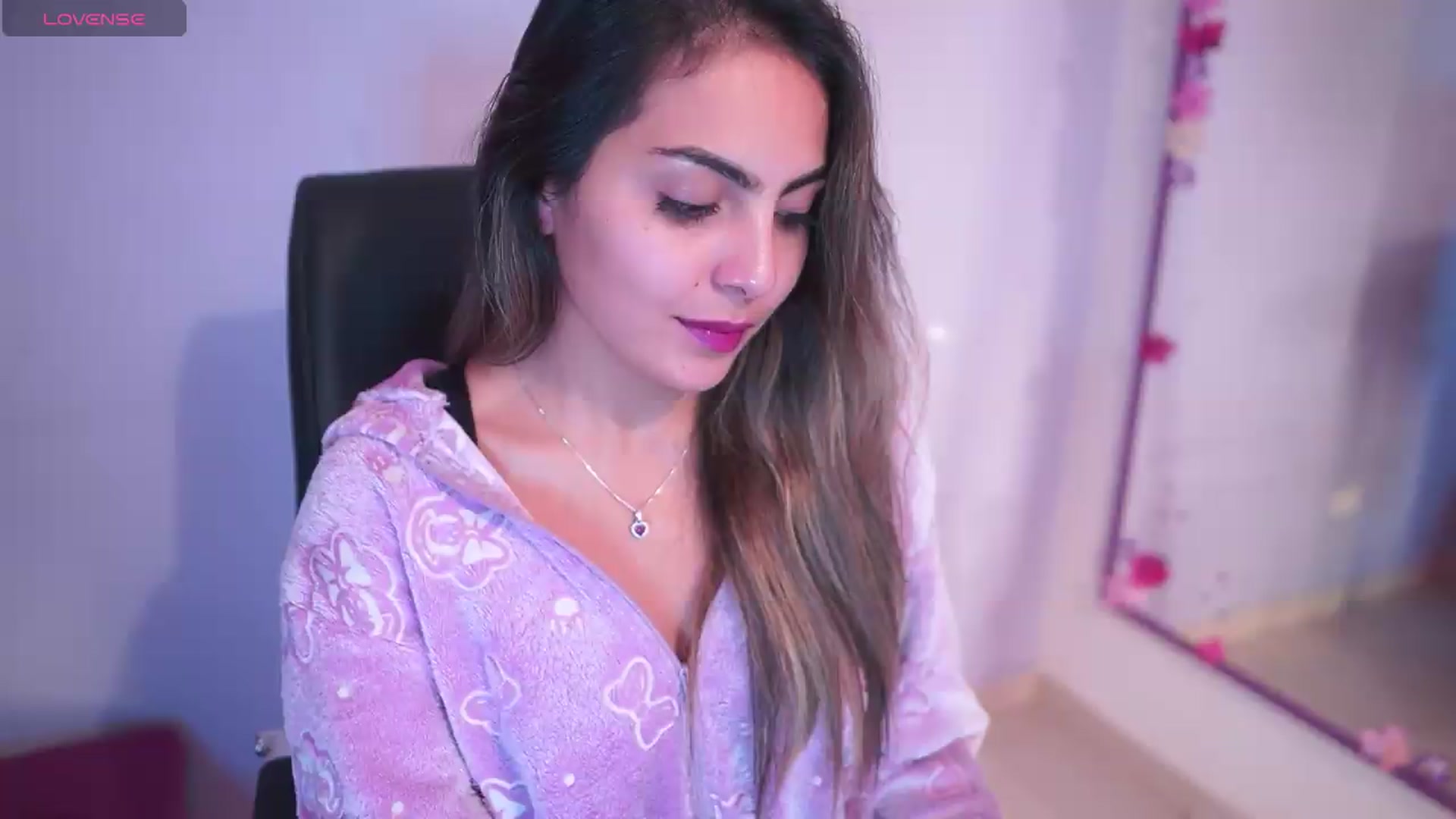 Gallery image thumbnail from CARMENVILLA1's myfreecams stream on, 05/09/2026, 06:04 image 18 of 20