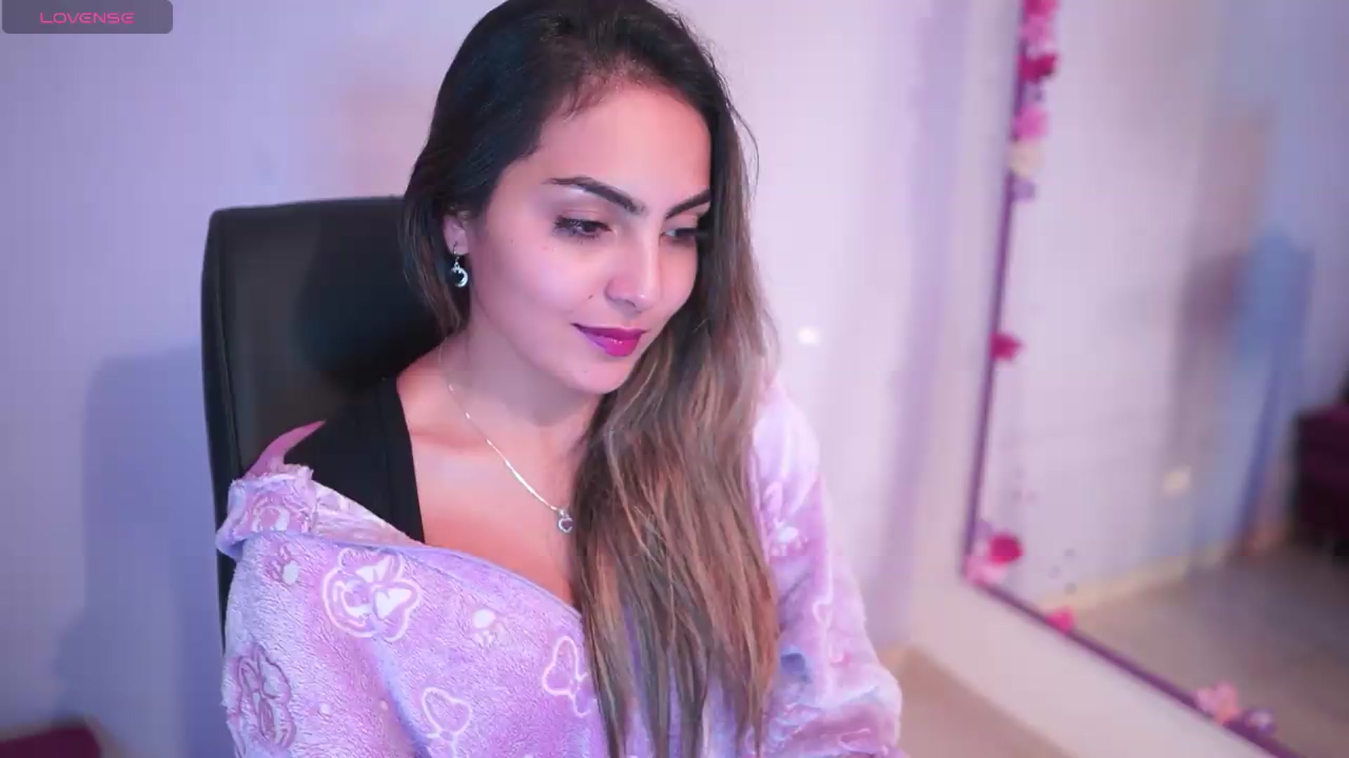 Gallery image thumbnail from CARMENVILLA1's myfreecams stream on, 05/09/2026, 06:04 image 8 of 20