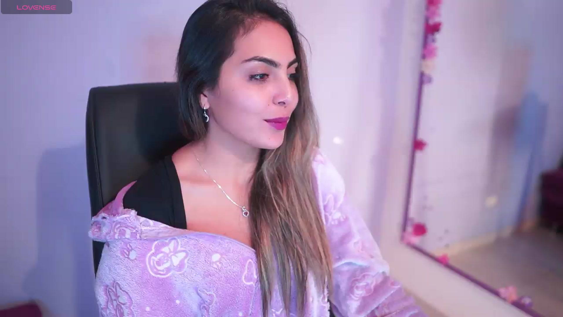 Gallery image thumbnail from CARMENVILLA1's myfreecams stream on, 05/09/2026, 06:04 image 9 of 20