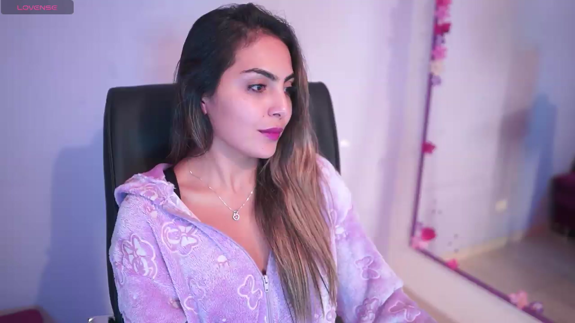 Gallery image thumbnail from CARMENVILLA1's myfreecams stream on, 05/09/2026, 06:04 image 16 of 20