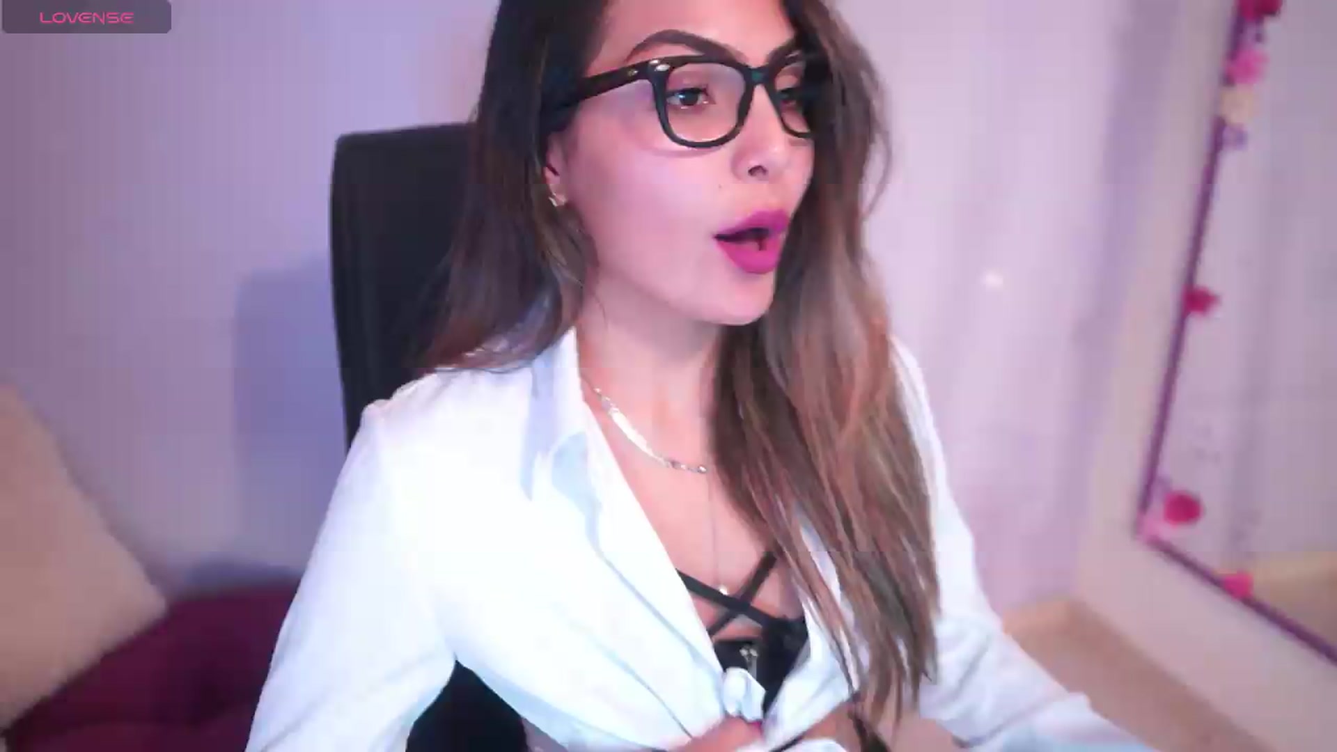 Gallery image thumbnail from CARMENVILLA1's myfreecams stream on, 05/10/2026, 04:53 image 3 of 20