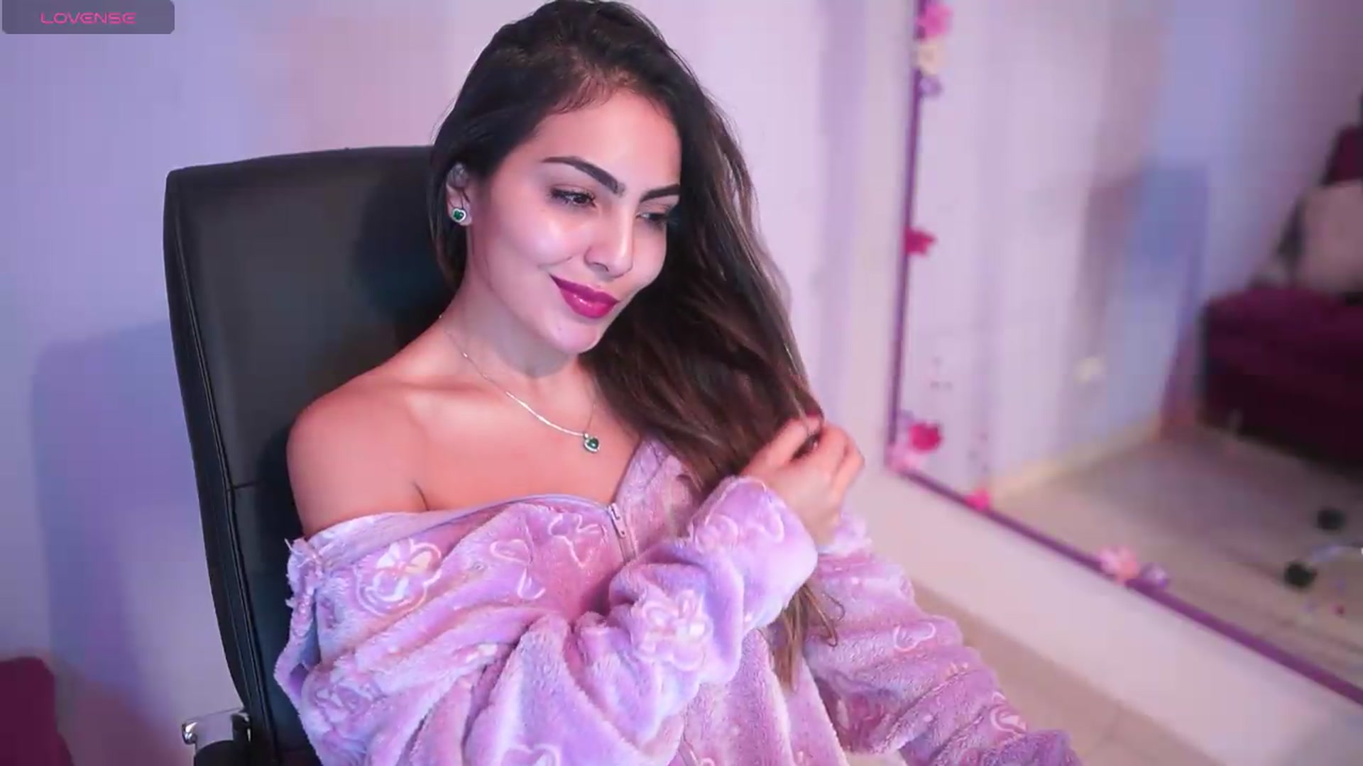 Gallery image thumbnail from CARMENVILLA1's myfreecams stream on, 06/20/2026, 05:18 image 13 of 20