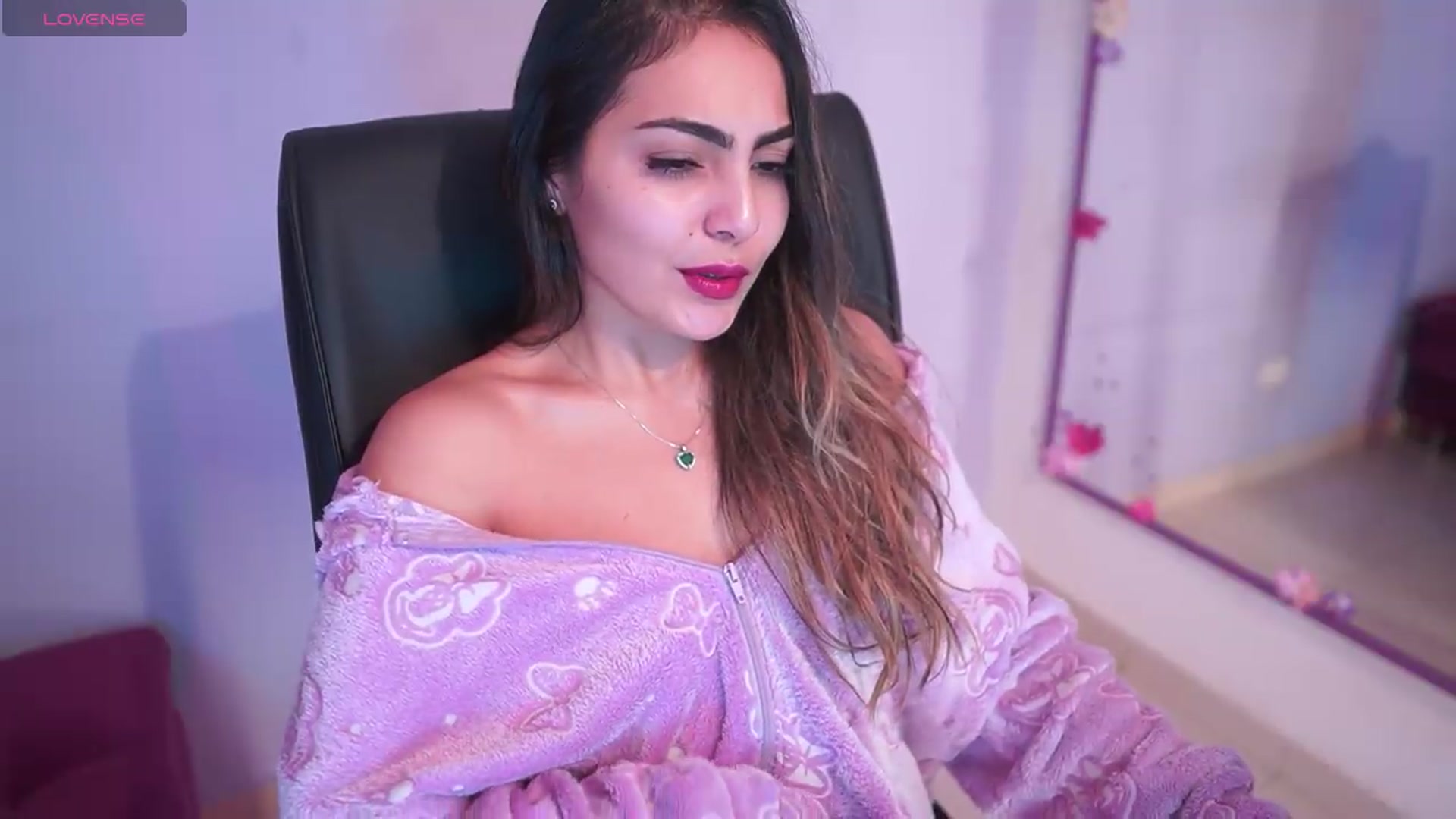 Gallery image thumbnail from CARMENVILLA1's myfreecams stream on, 06/20/2026, 05:18 image 3 of 20