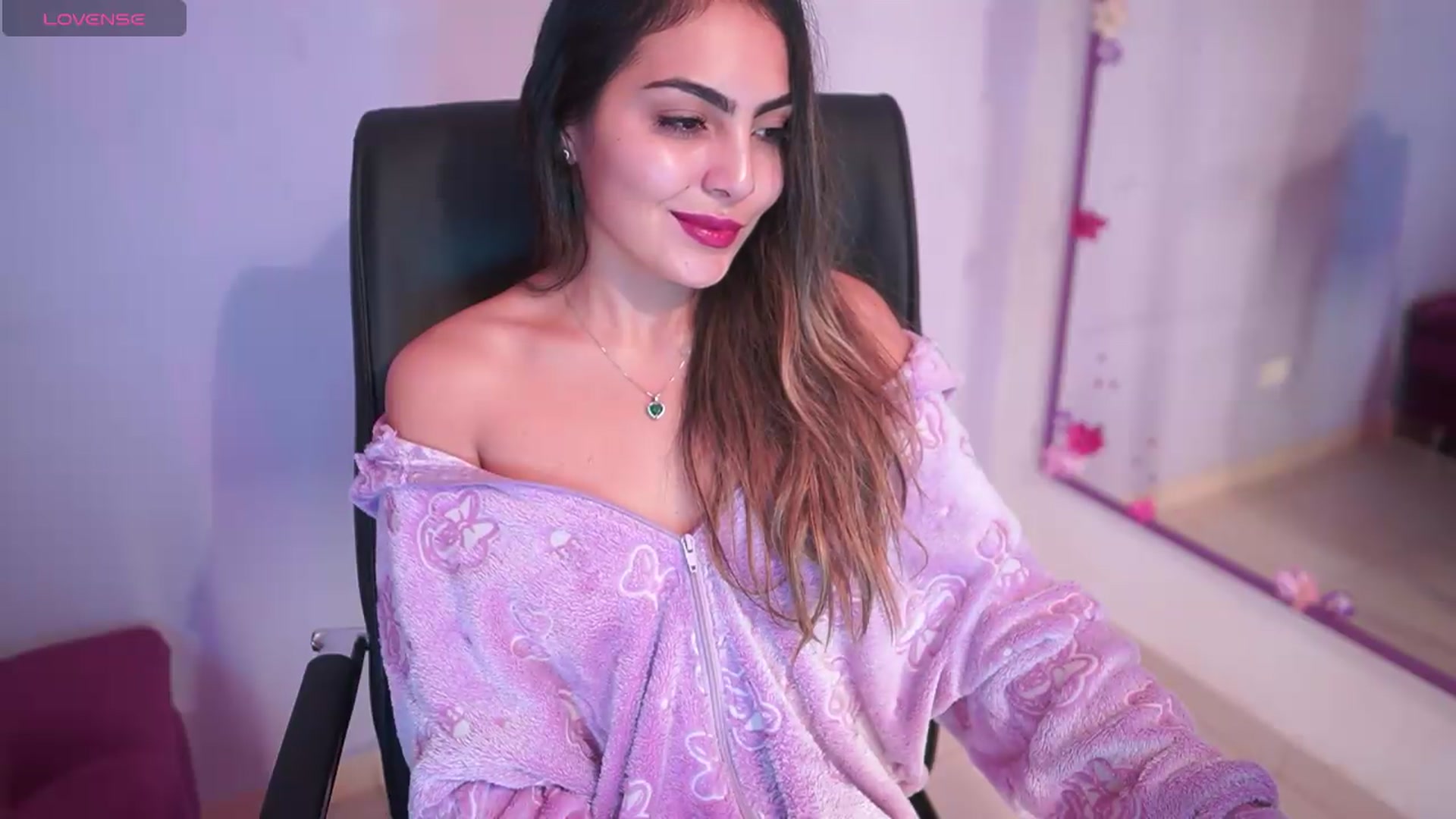 Gallery image thumbnail from CARMENVILLA1's myfreecams stream on, 06/20/2026, 05:18 image 5 of 20