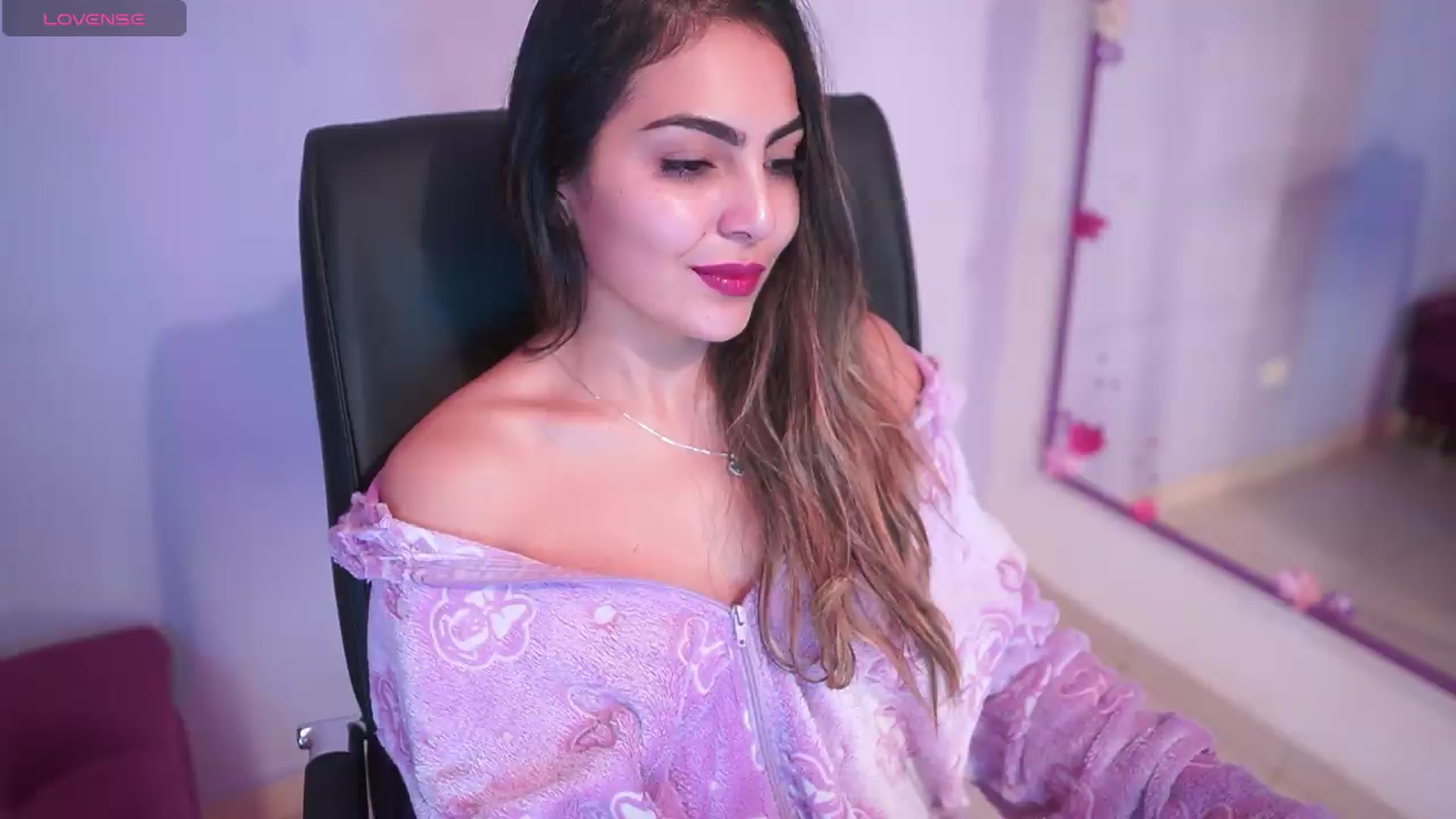 Gallery image thumbnail from CARMENVILLA1's myfreecams stream on, 06/20/2026, 05:18 image 1 of 20