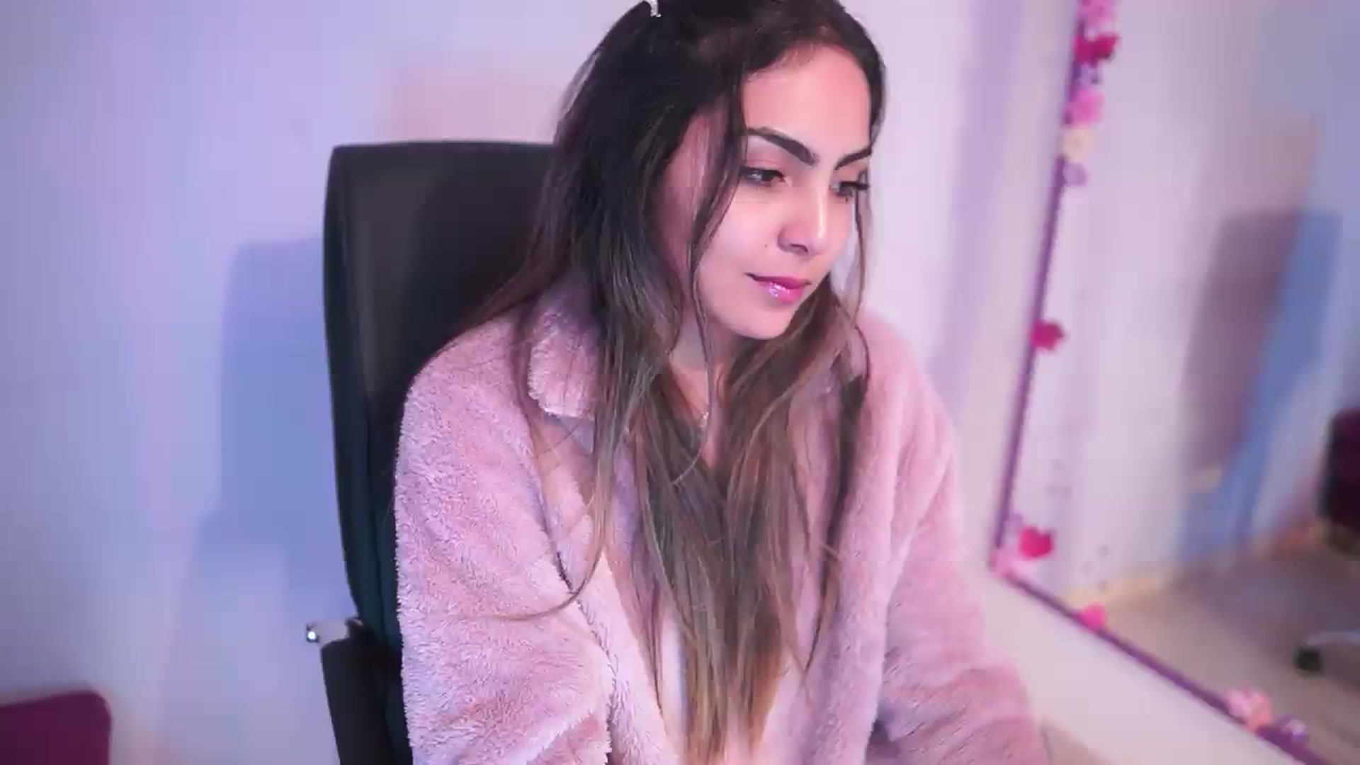 Gallery image thumbnail from CARMENVILLA1's myfreecams stream on, 07/23/2026, 05:40 image 11 of 20