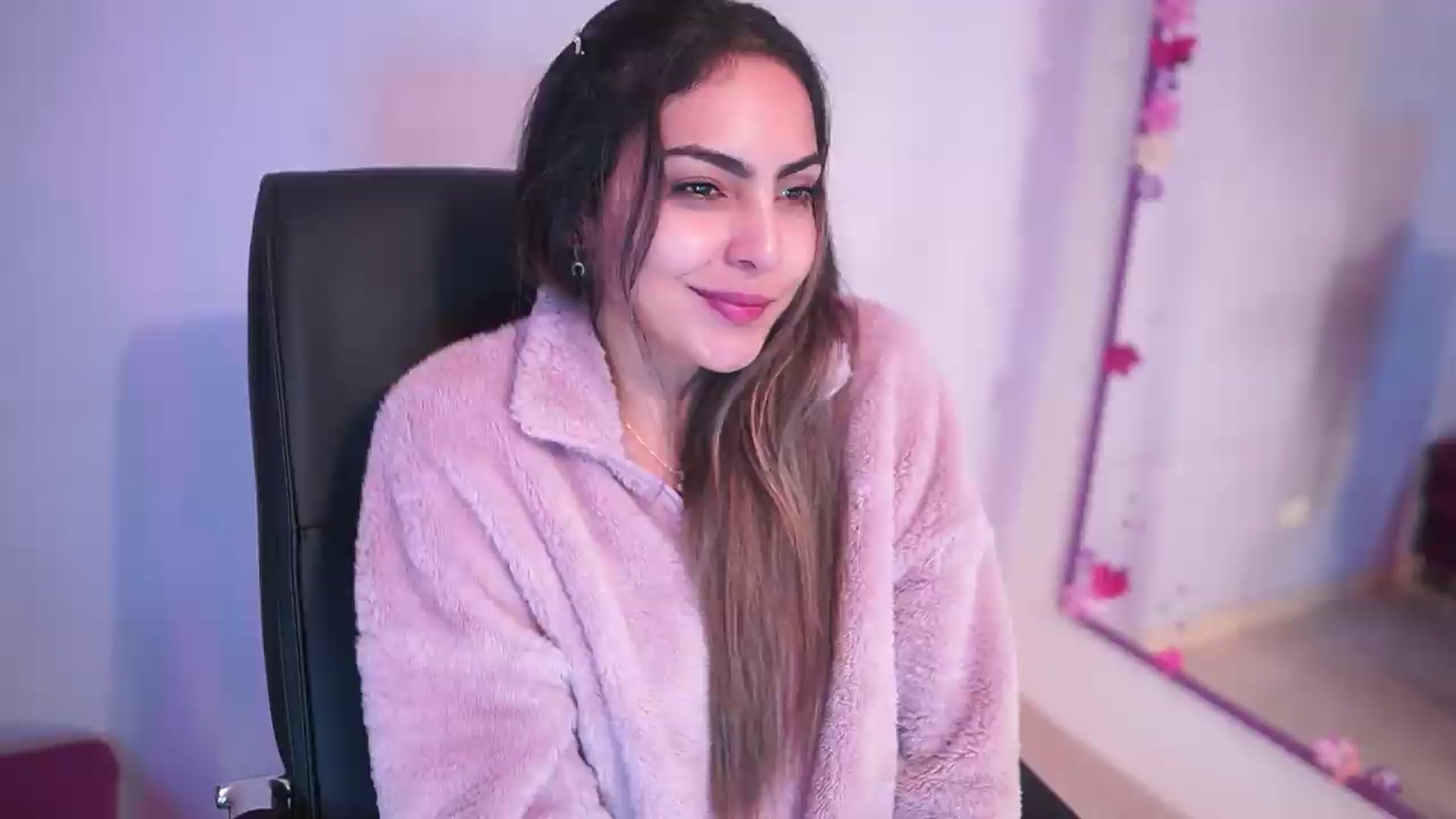 Gallery image thumbnail from CARMENVILLA1's myfreecams stream on, 07/23/2026, 05:40 image 4 of 20