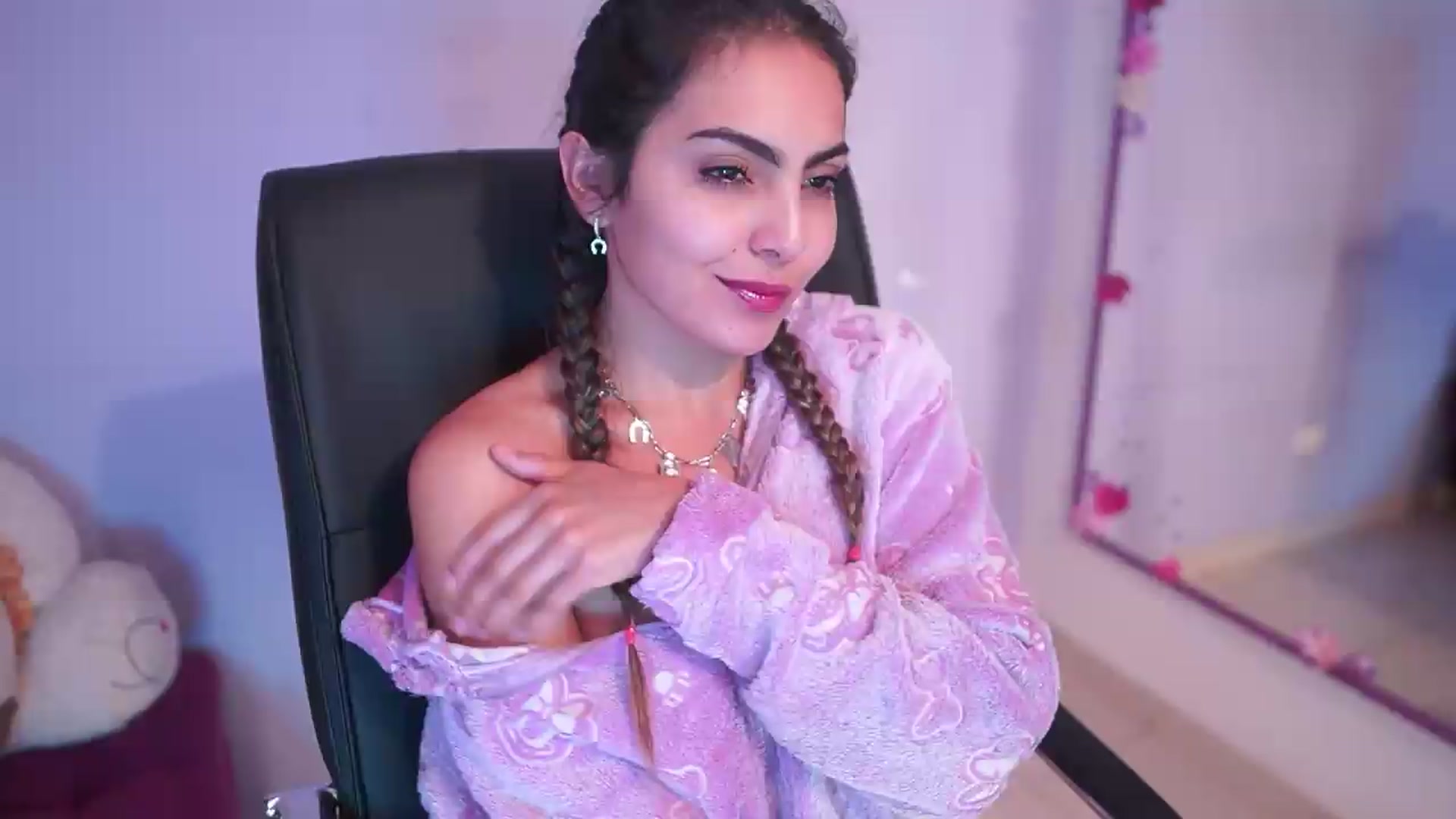 Gallery image thumbnail from CARMENVILLA1's myfreecams stream on, 07/29/2026, 05:55 image 6 of 20