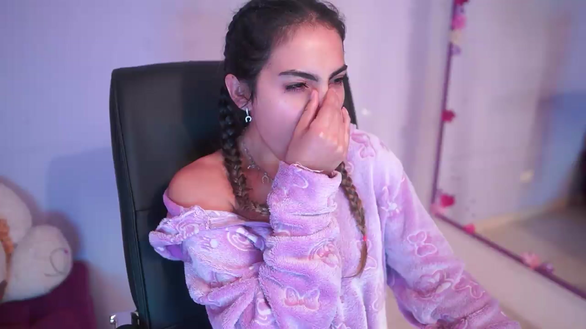 Gallery image thumbnail from CARMENVILLA1's myfreecams stream on, 07/29/2026, 05:55 image 3 of 20